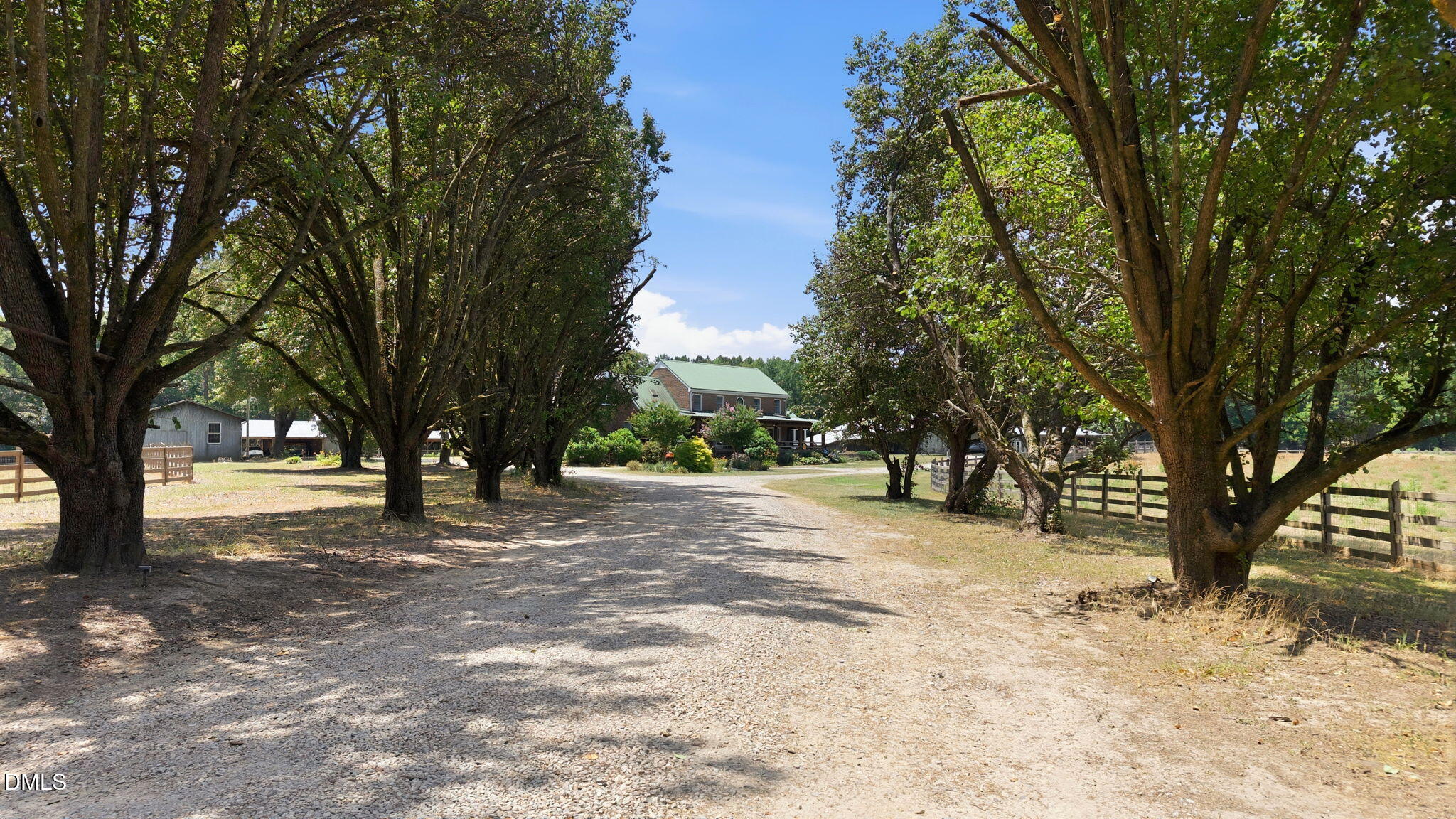 1527 W Castalia Road Property Photo 4