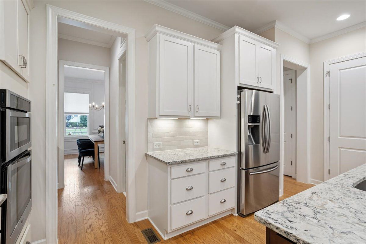 305 Ironcreek Place Property Photo 11