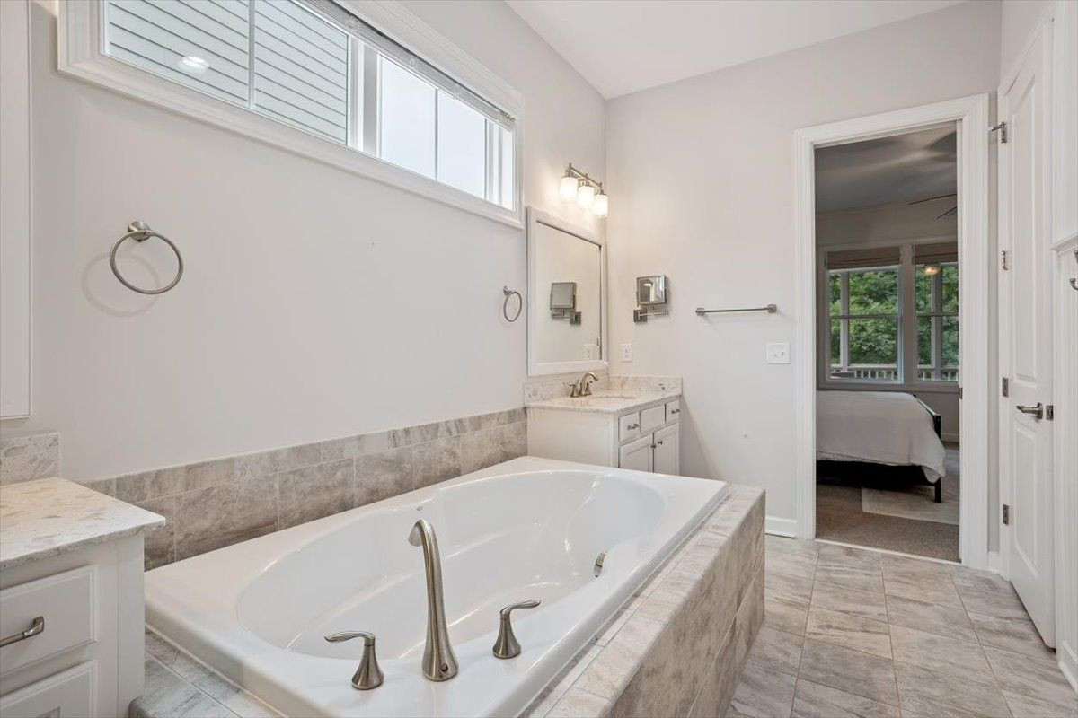 305 Ironcreek Place Property Photo 25
