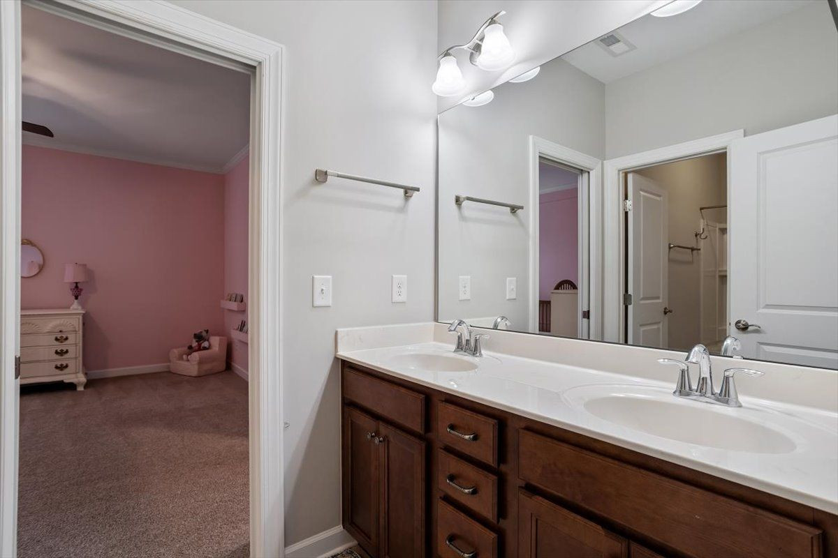 305 Ironcreek Place Property Photo 30