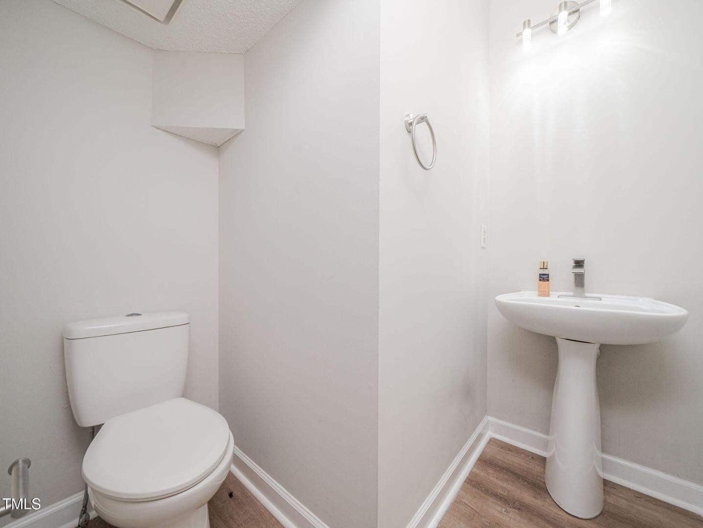 2532 Birchford Court Property Photo 20