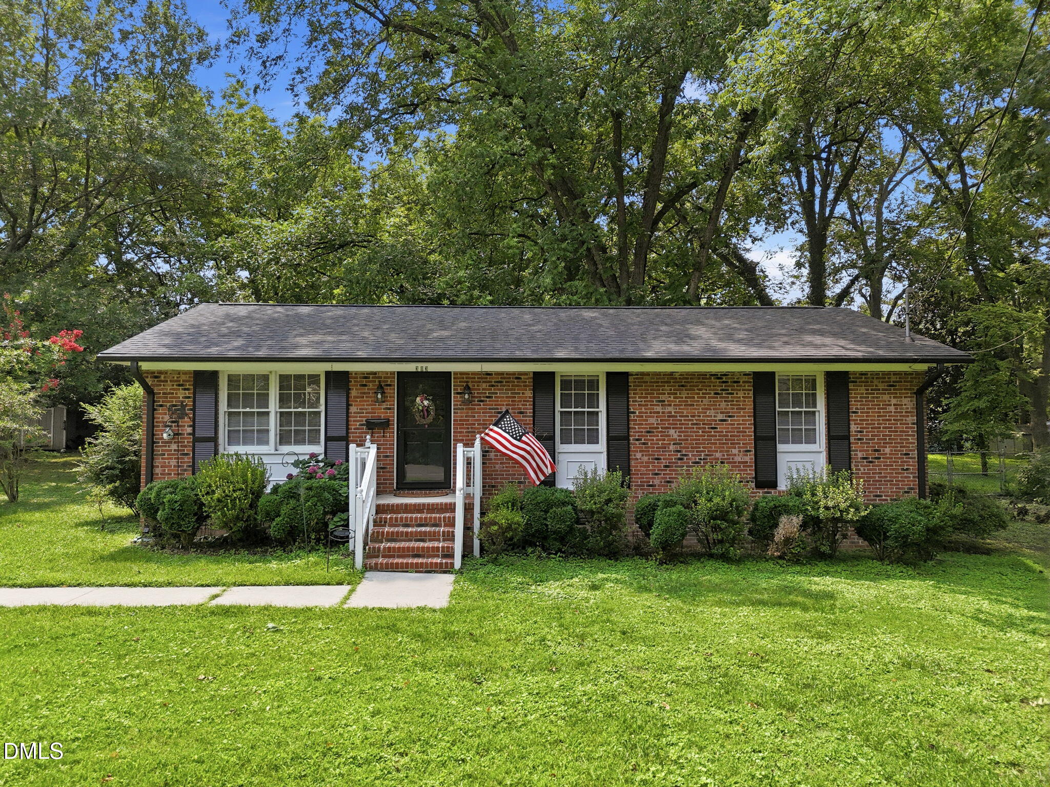 303 Sunset Avenue Property Photo 6