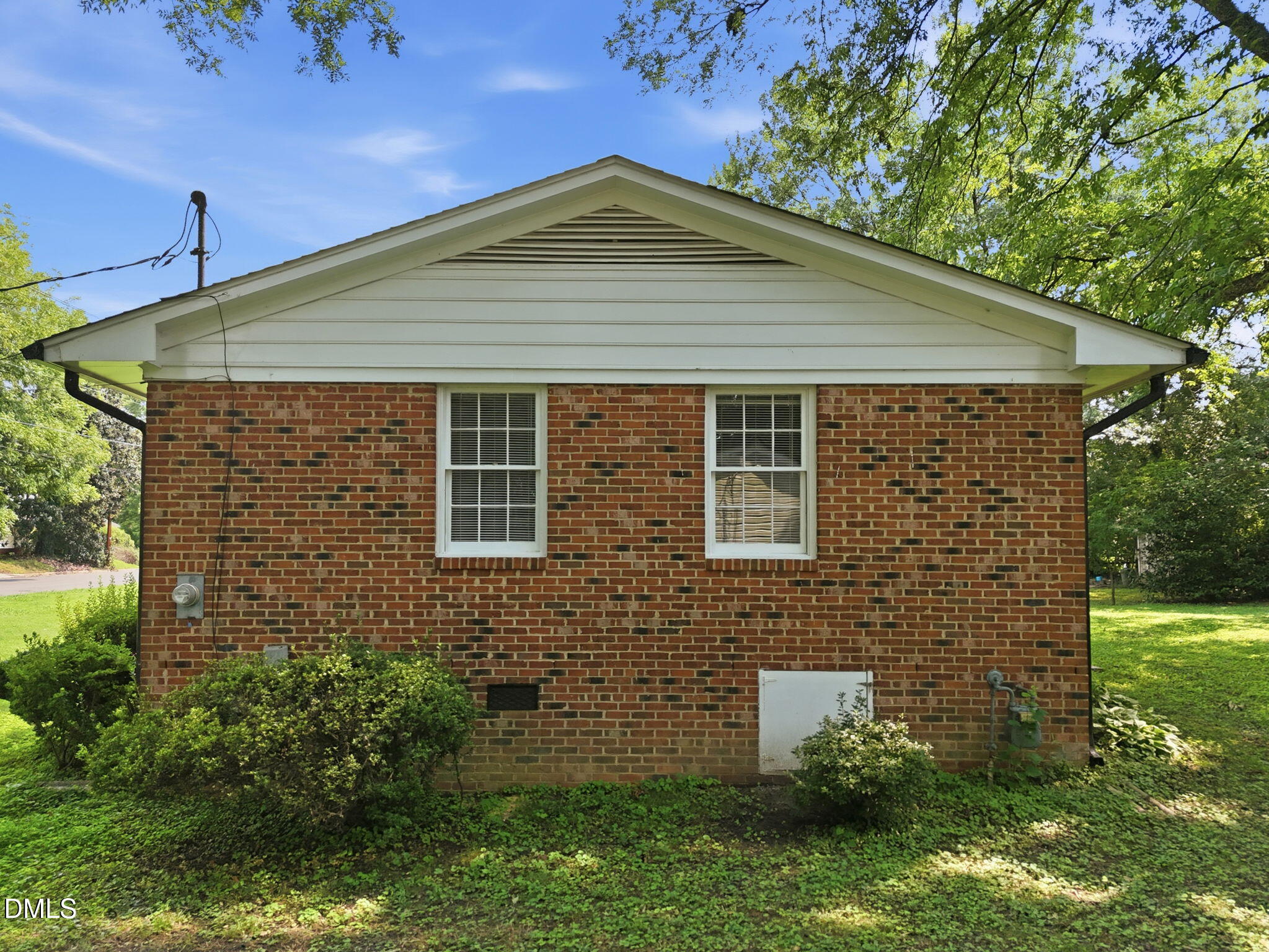 303 Sunset Avenue Property Photo 9