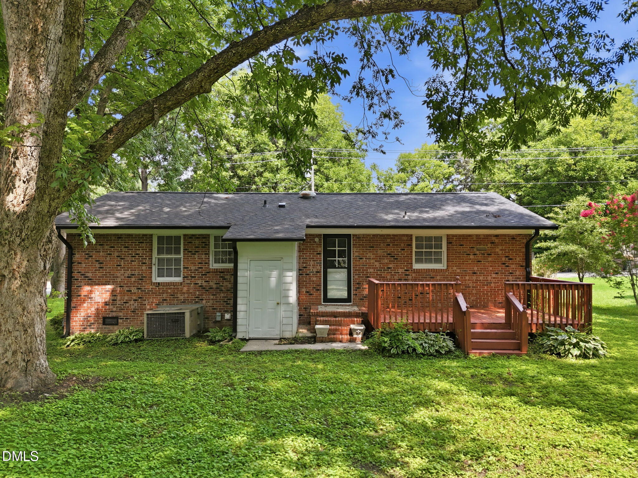 303 Sunset Avenue Property Photo 11