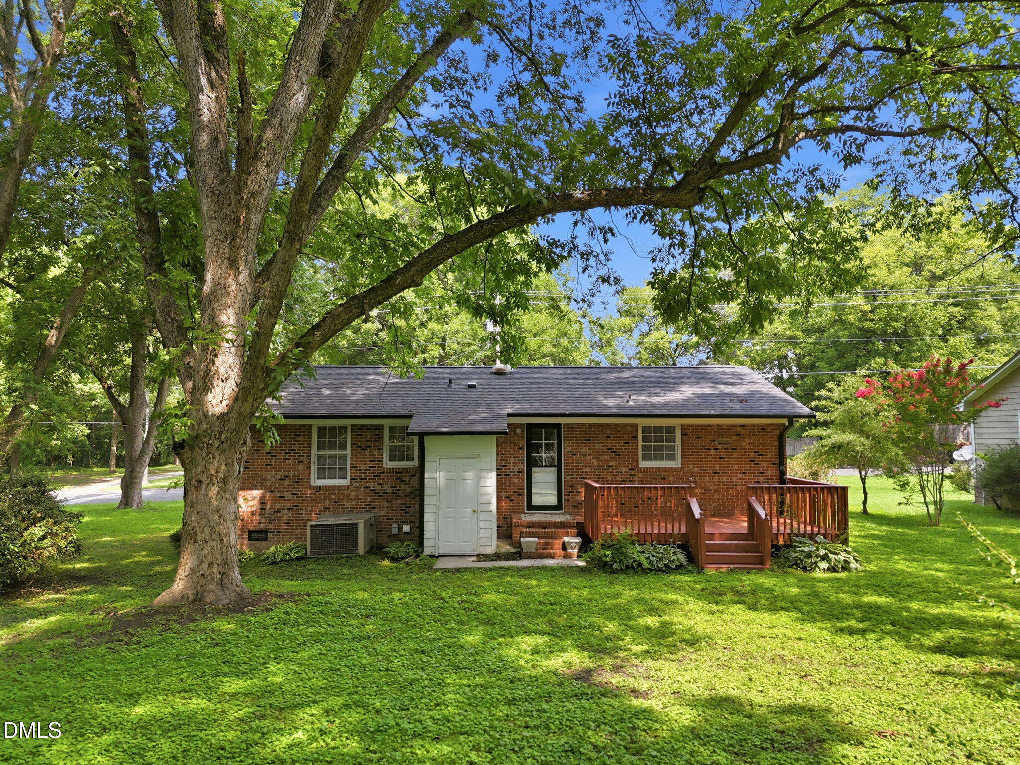 303 Sunset Avenue Property Photo 12
