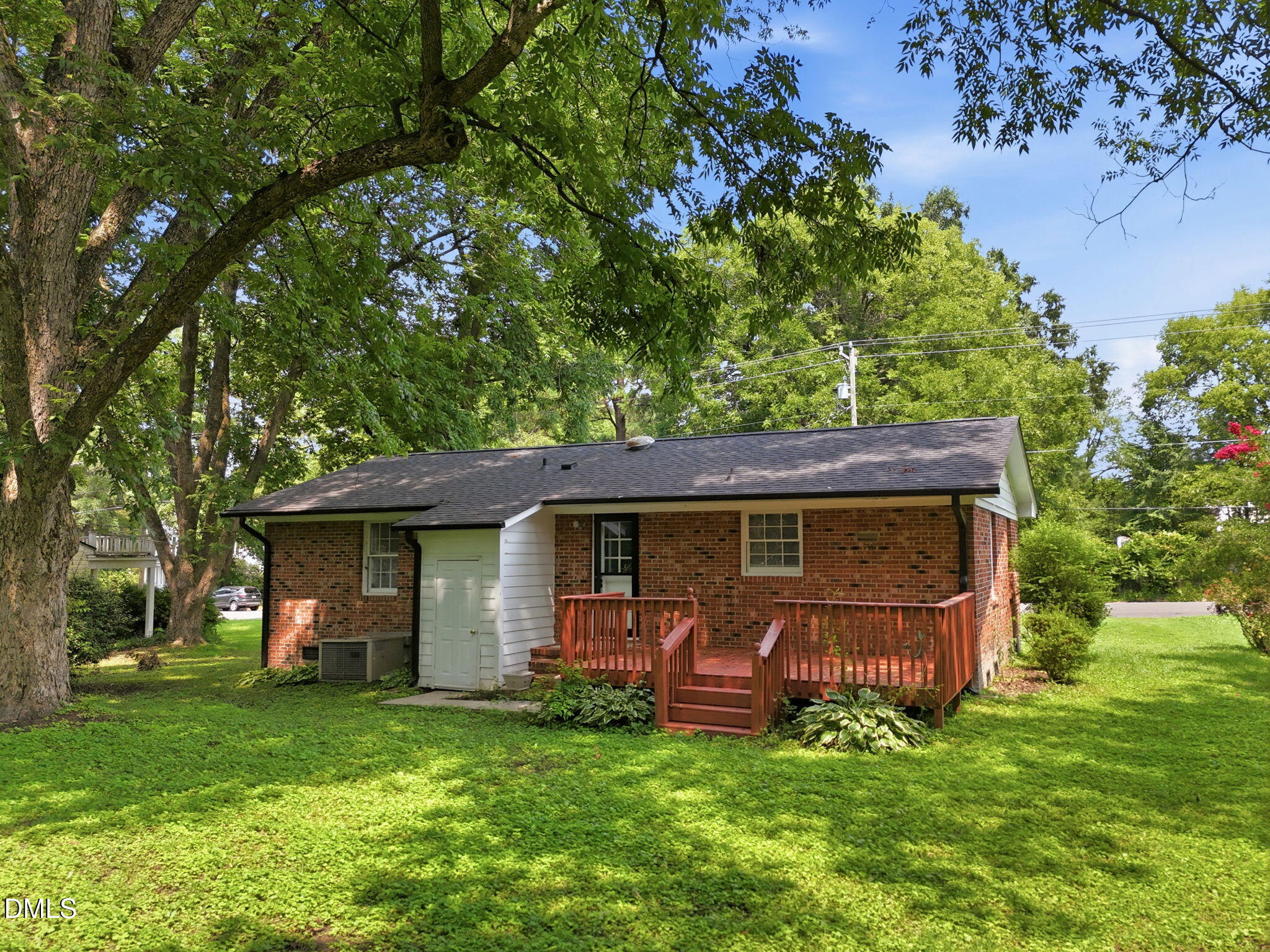 303 Sunset Avenue Property Photo 13