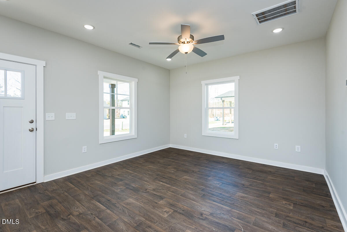 1070 Pinnix Lp Property Photo 2