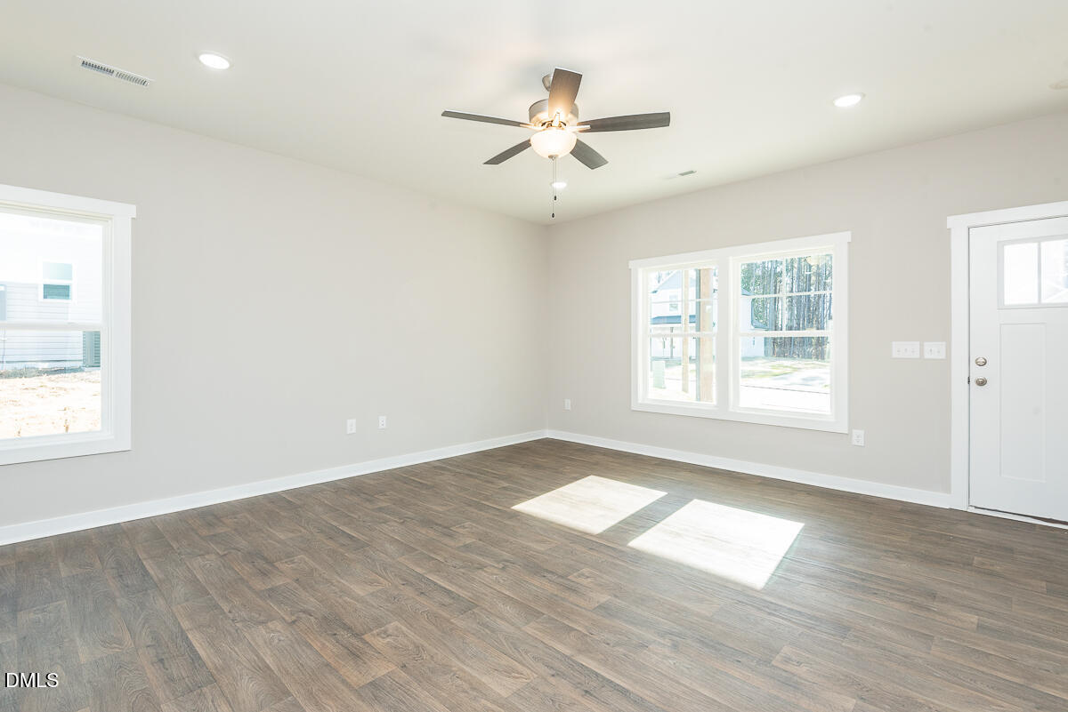 1061 Pinnix Loop Property Photo 6