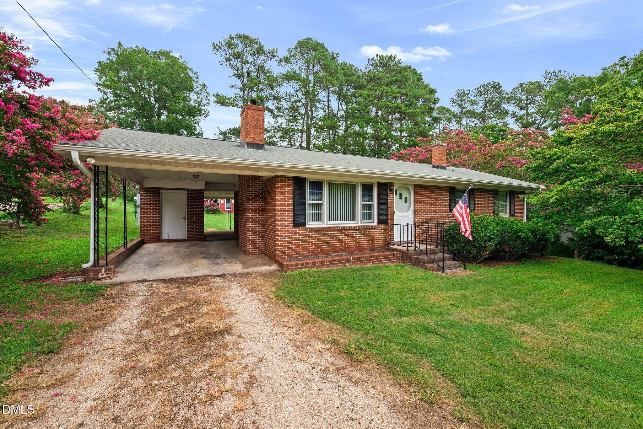 721 Wait Avenue Property Photo 3