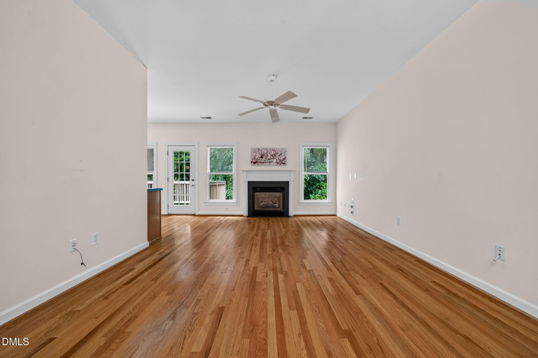 2125 Longwood Drive Property Photo 8