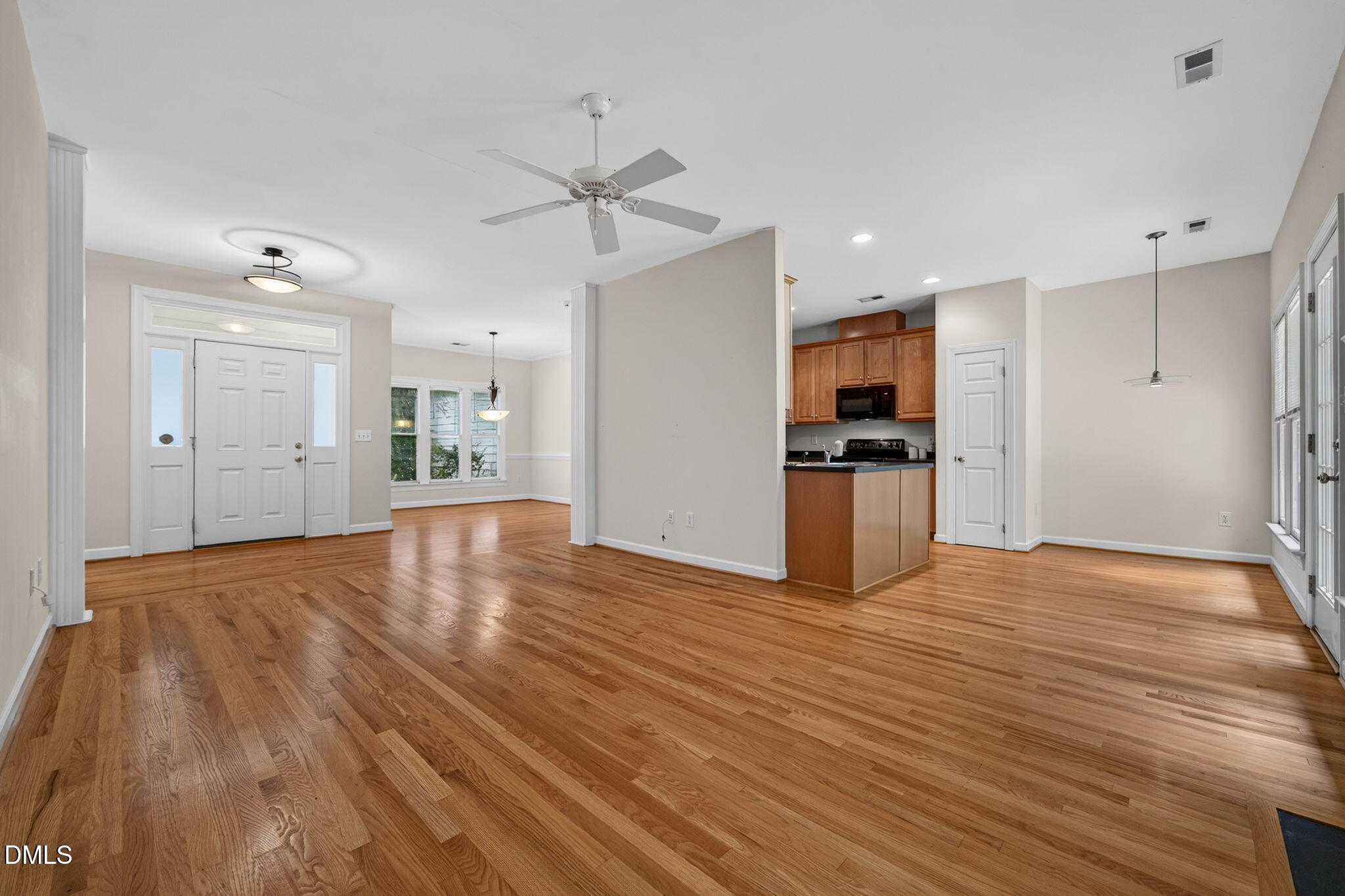 2125 Longwood Drive Property Photo 10