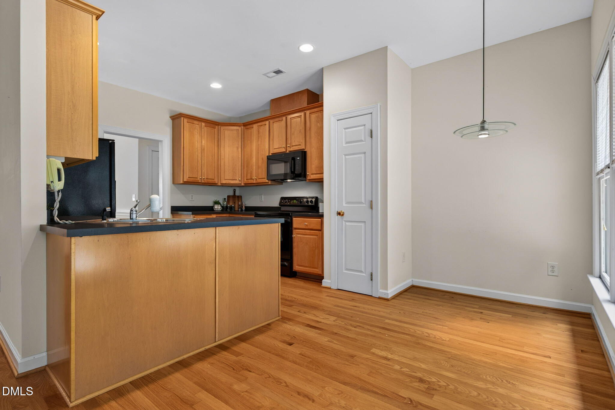 2125 Longwood Drive Property Photo 14