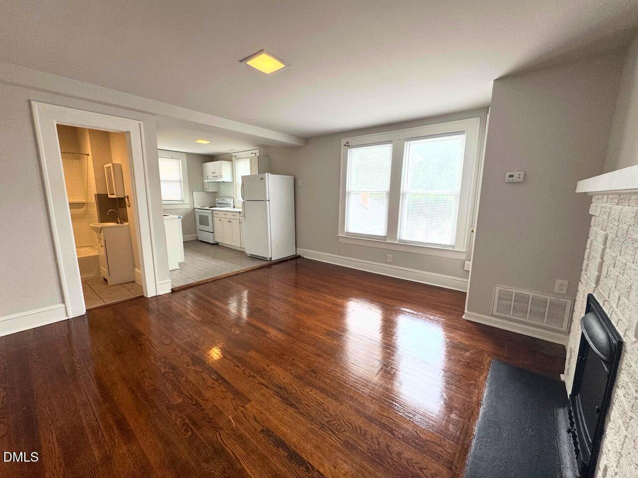 328 Sellars Street Property Photo 9