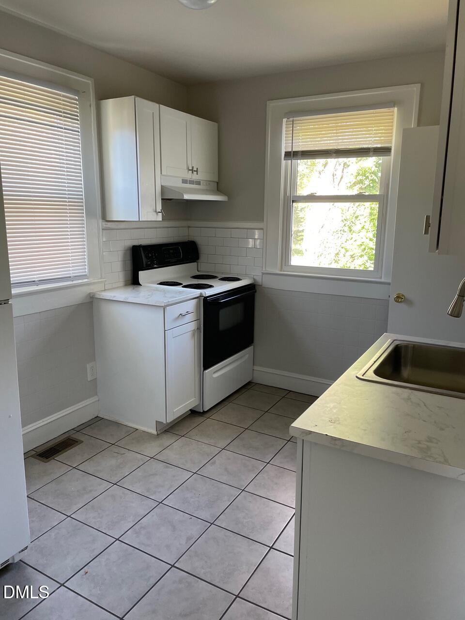 328 Sellars Street Property Photo 14