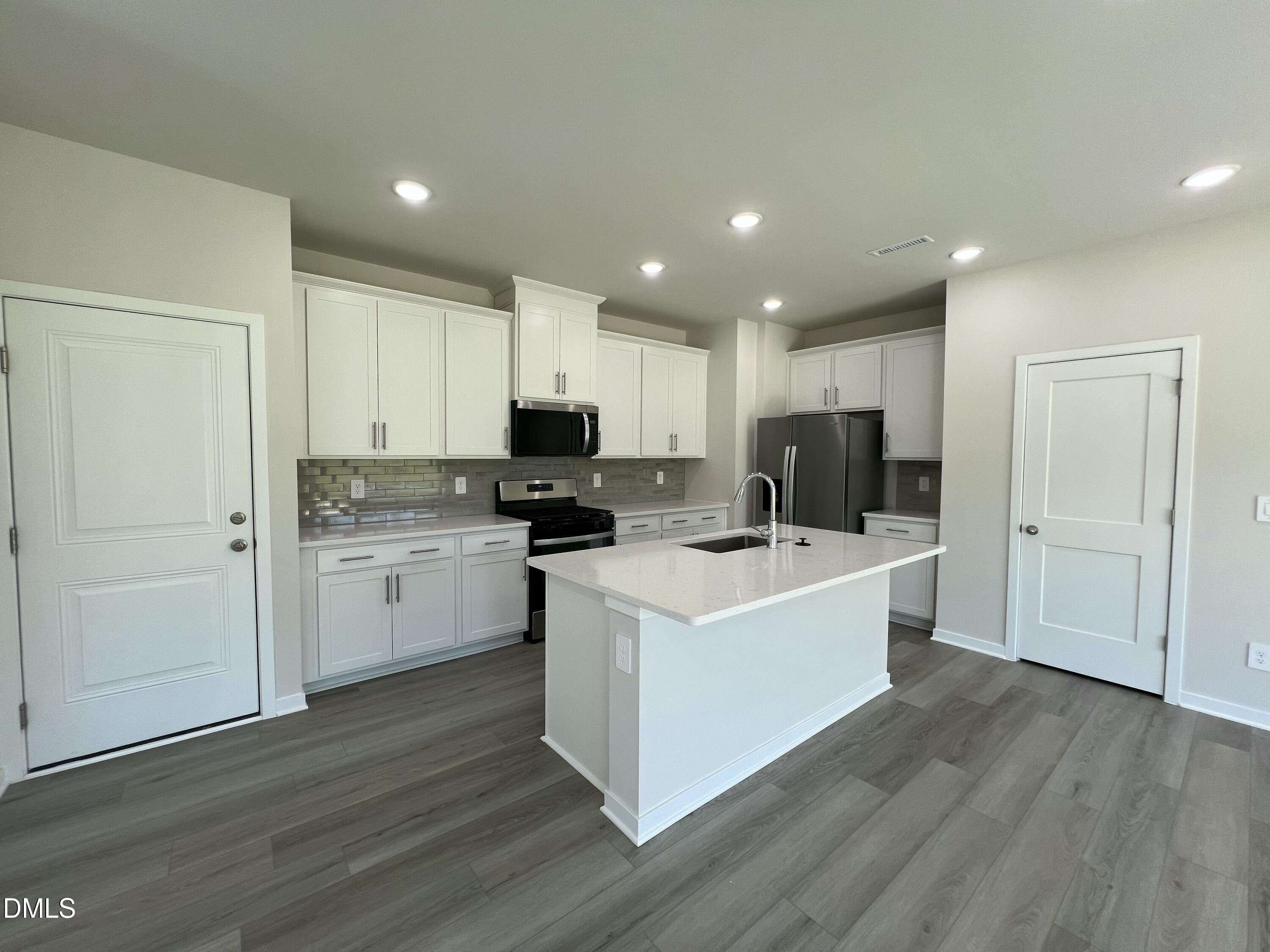 1423 Hatteras Road Property Photo 4