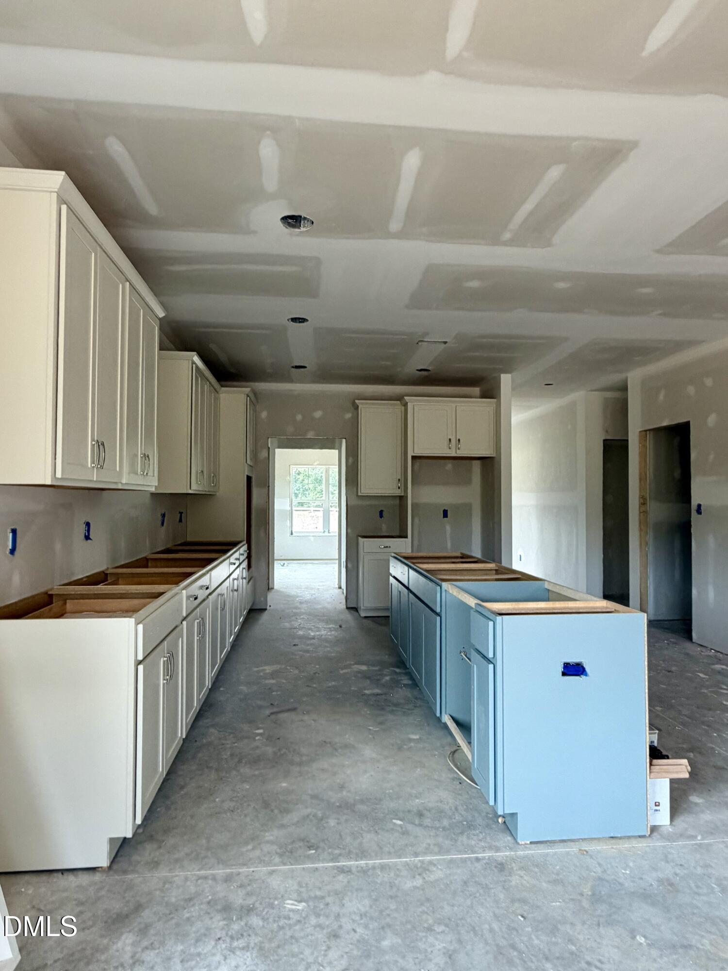 6625 River Road Property Photo 9