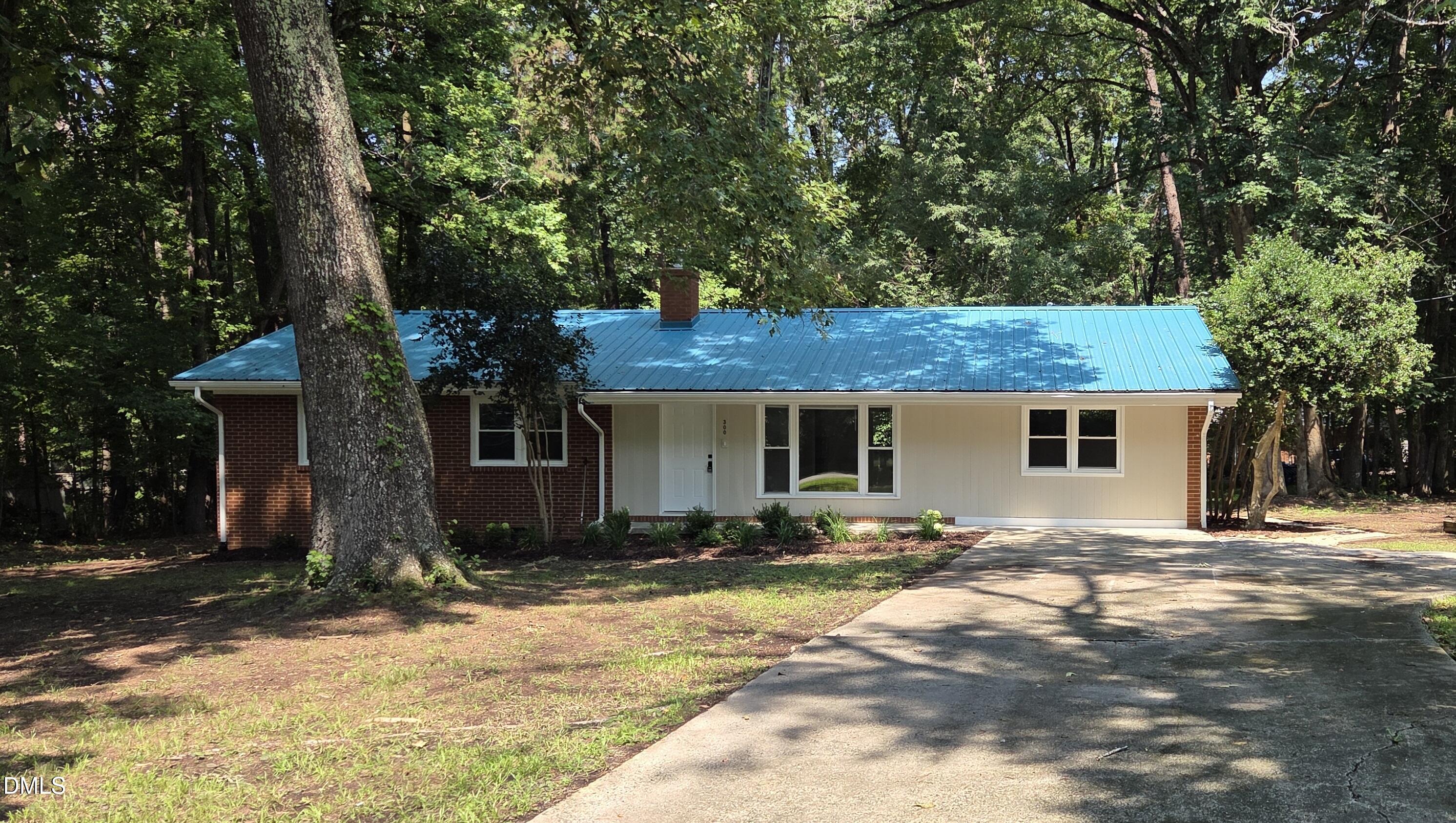 300 Simpson Street Property Photo