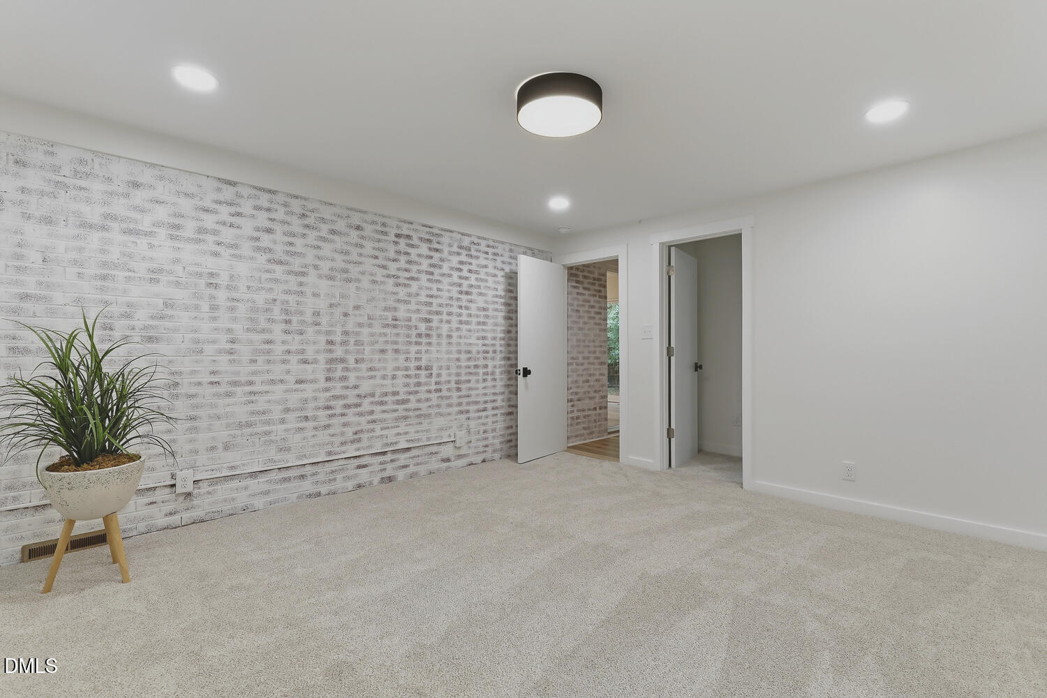300 Simpson Street Property Photo 22