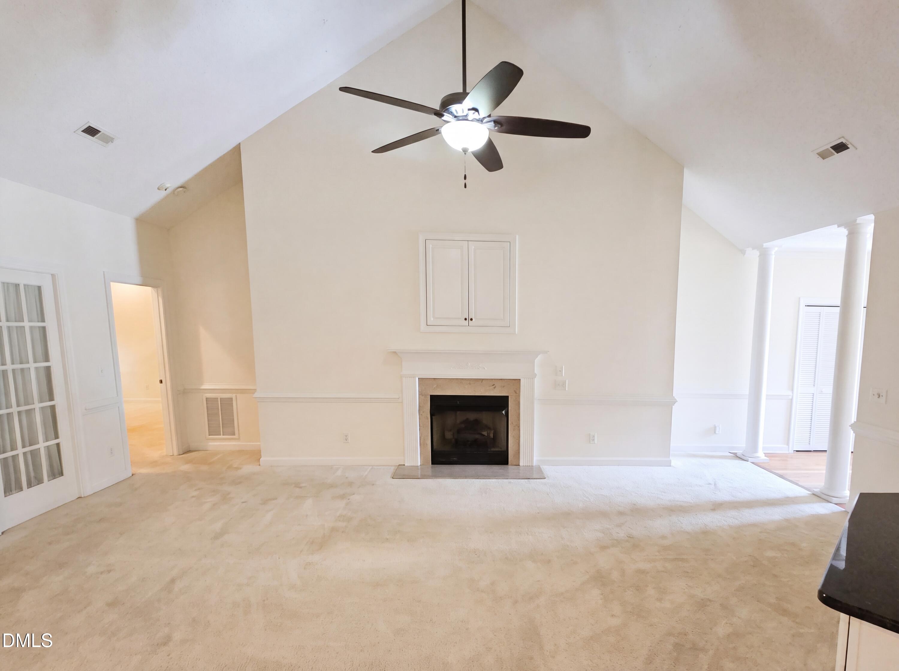 302 Commonsgate Drive Property Photo 3