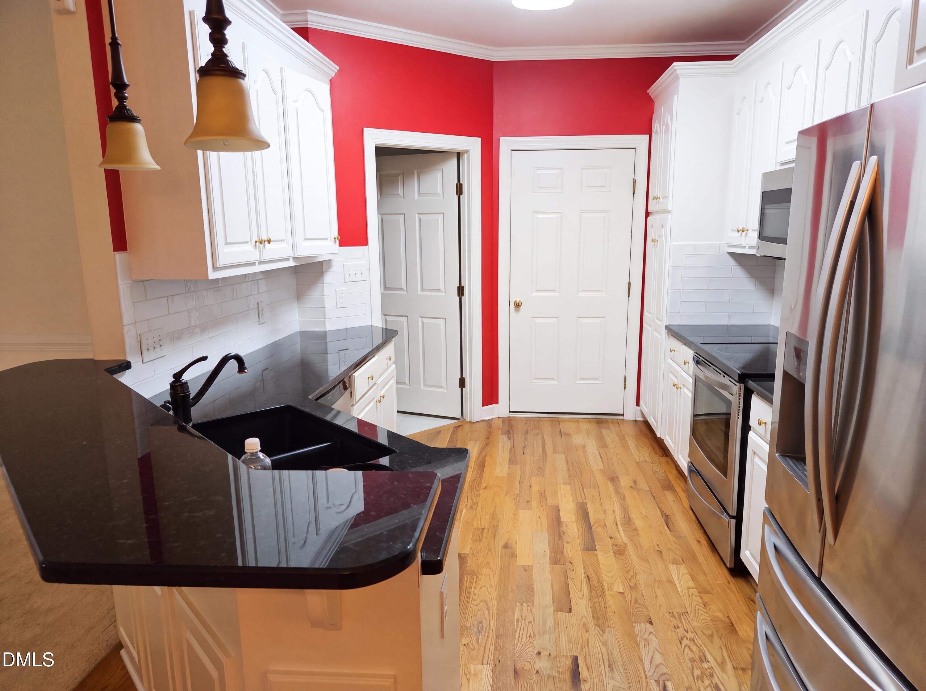 302 Commonsgate Drive Property Photo 7