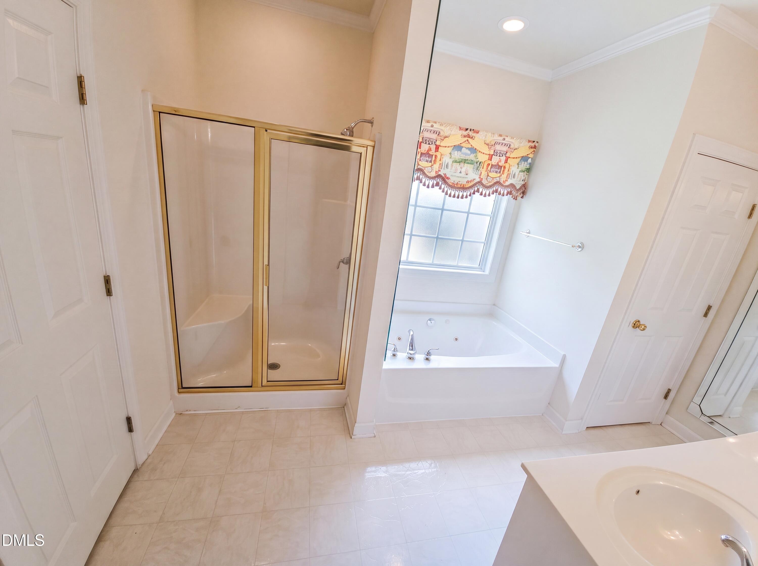 302 Commonsgate Drive Property Photo 14