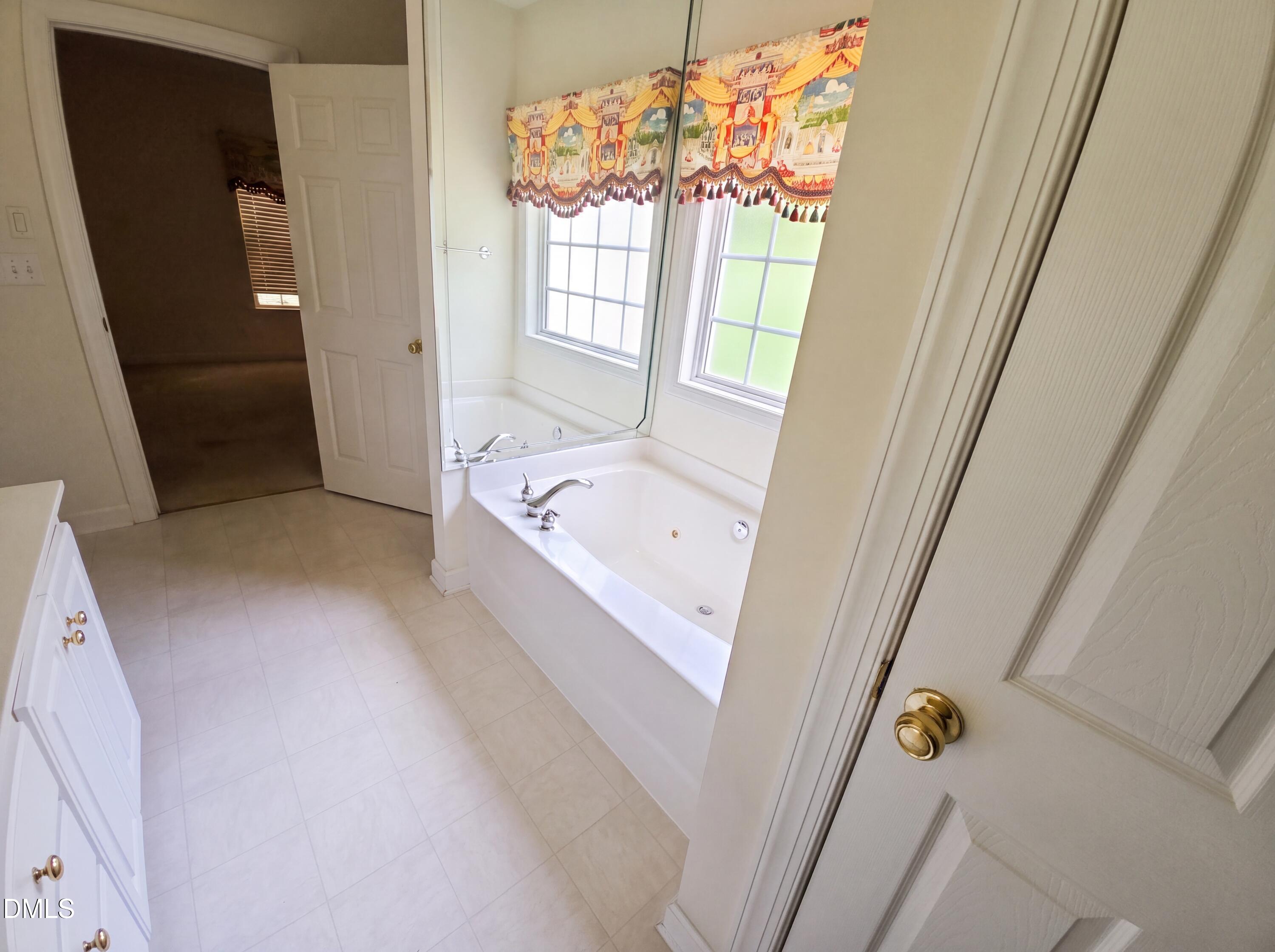 302 Commonsgate Drive Property Photo 15