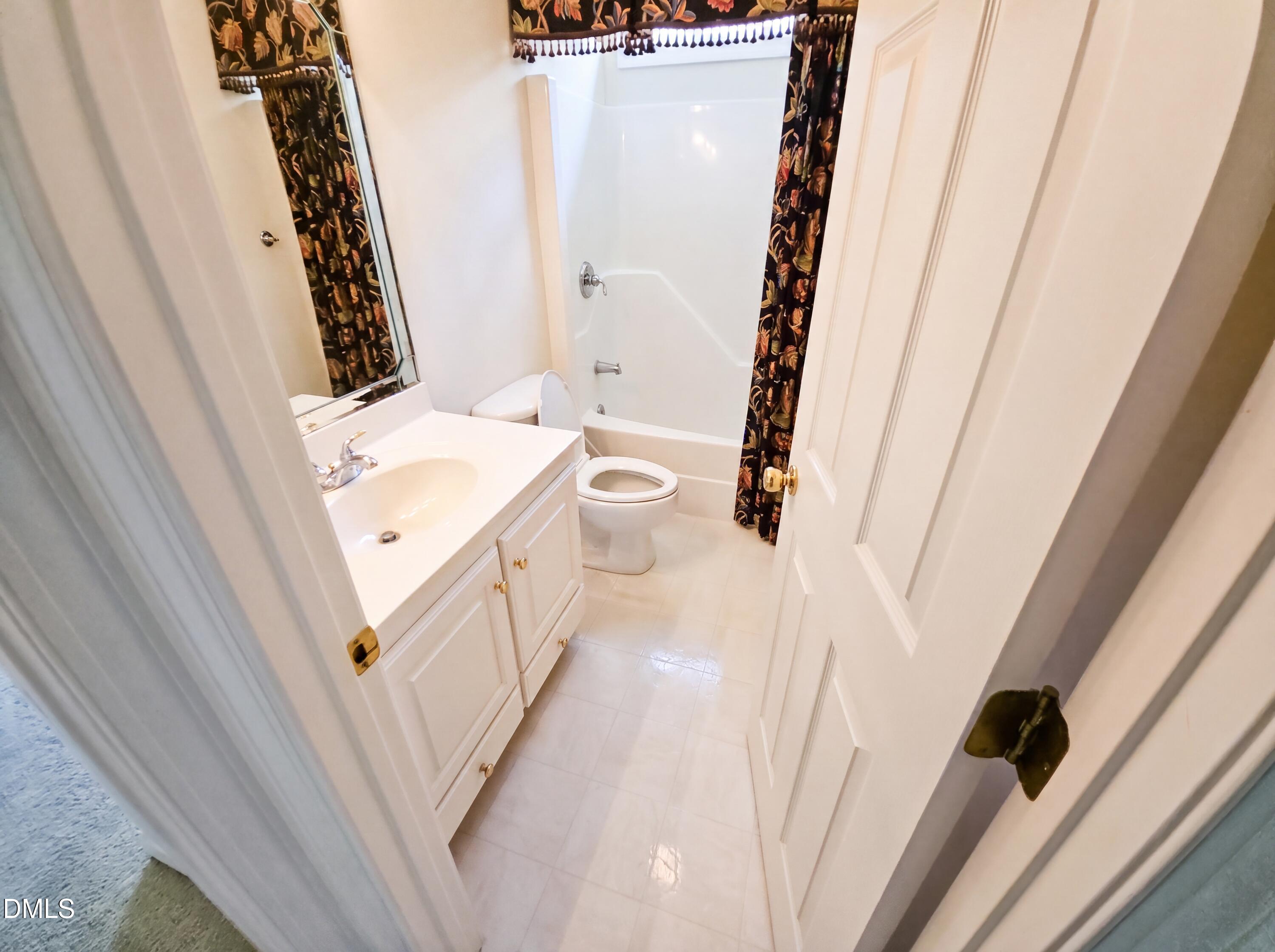 302 Commonsgate Drive Property Photo 21