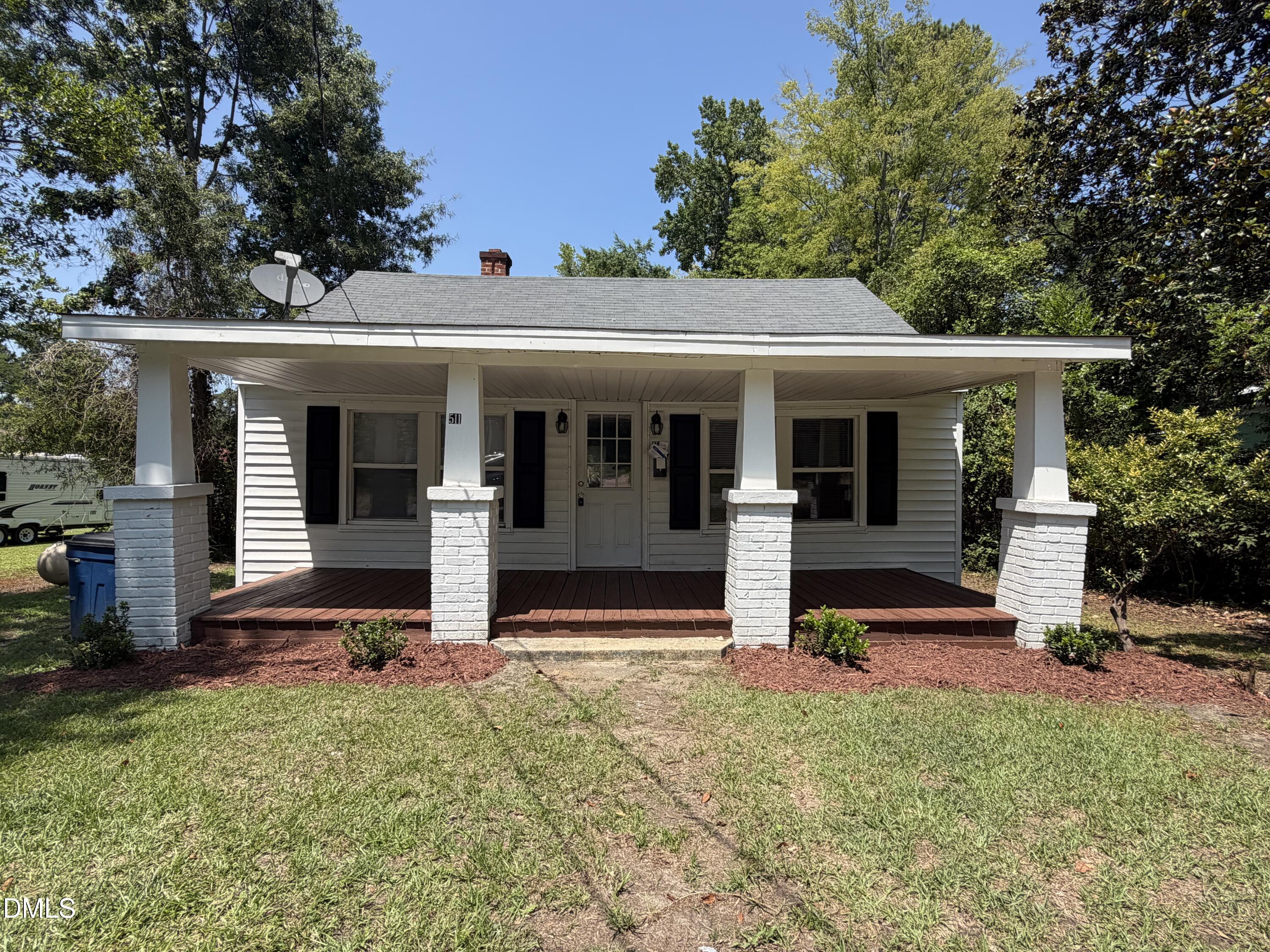 511 E Woodall Street Property Photo 1