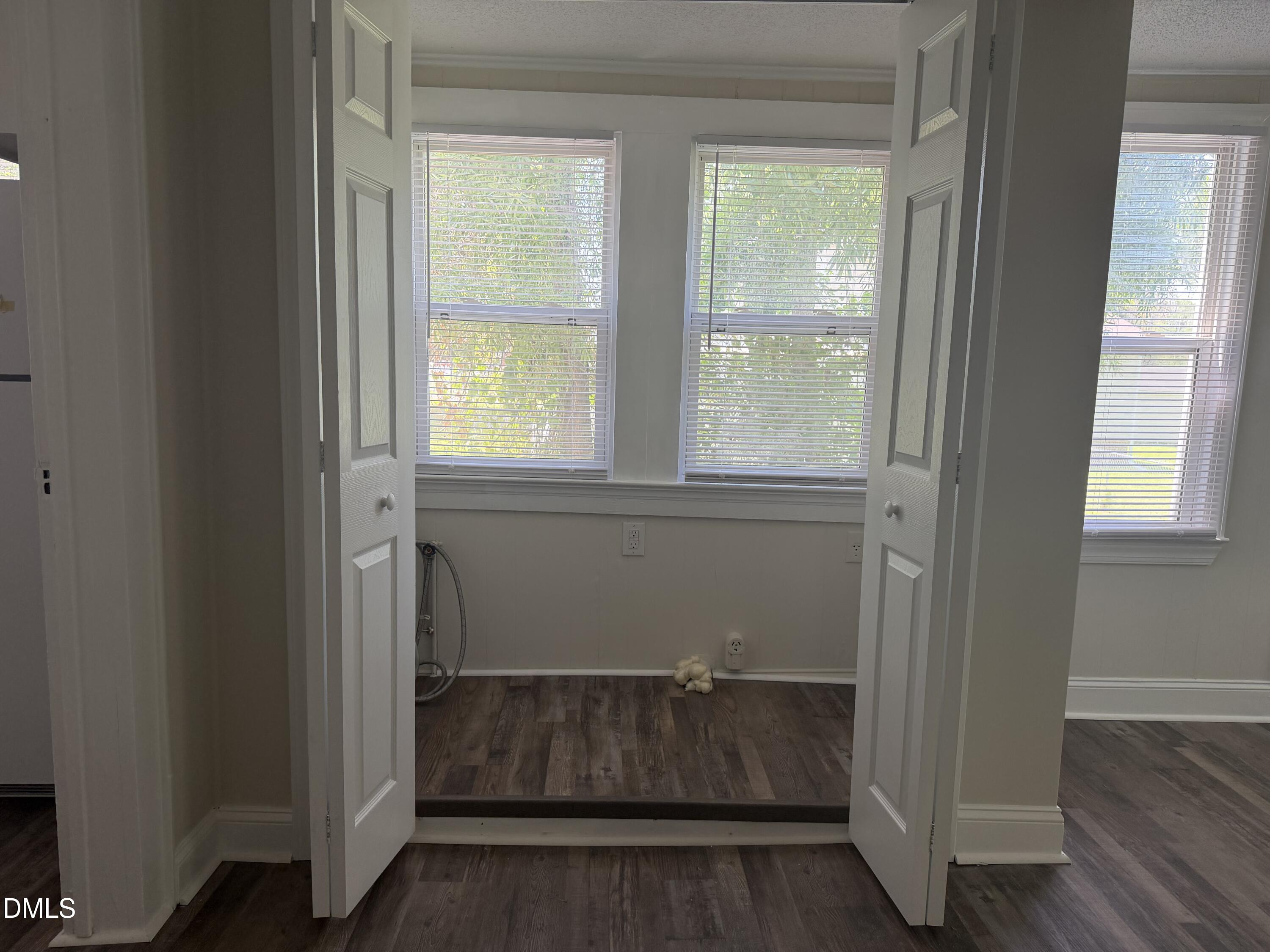 511 E Woodall Street Property Photo 6