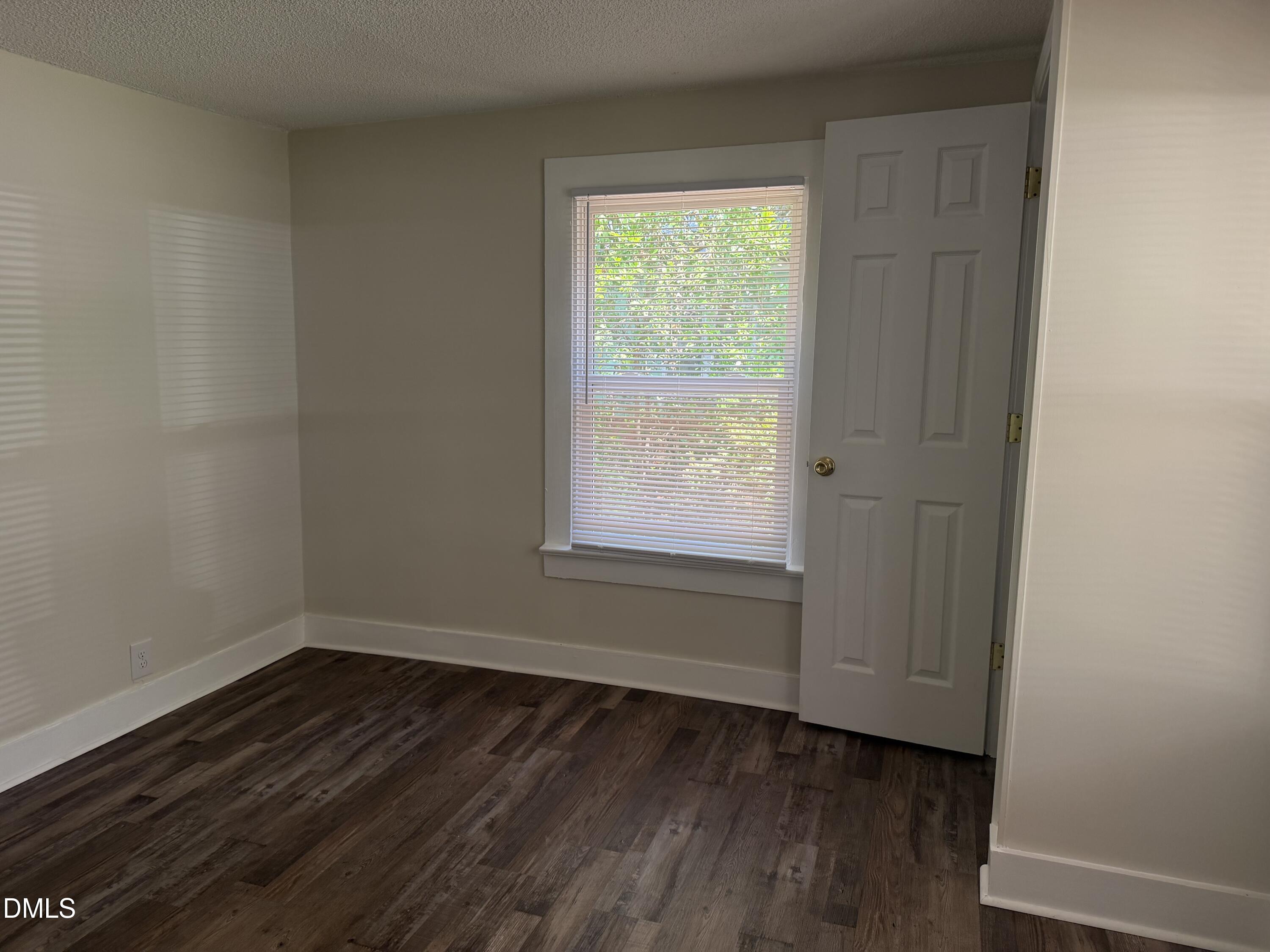 511 E Woodall Street Property Photo 9