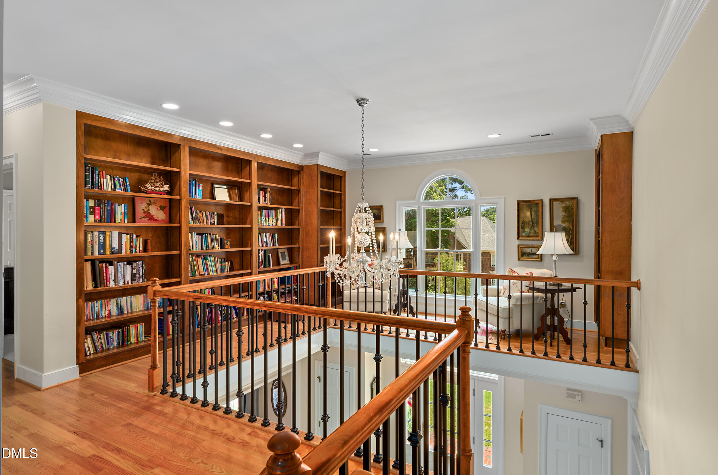 320 Lochside Drive Property Photo 4
