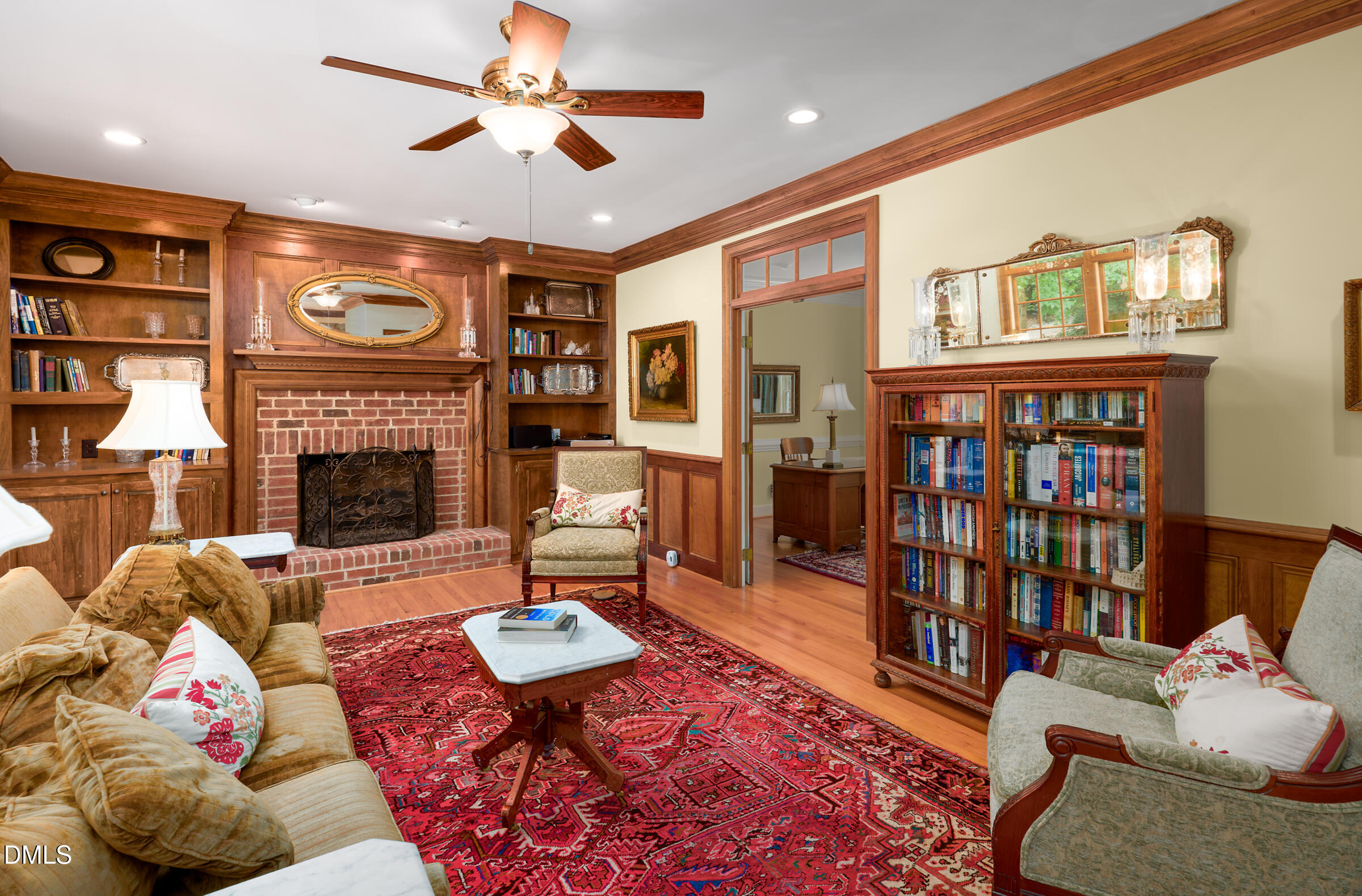 320 Lochside Drive Property Photo 16