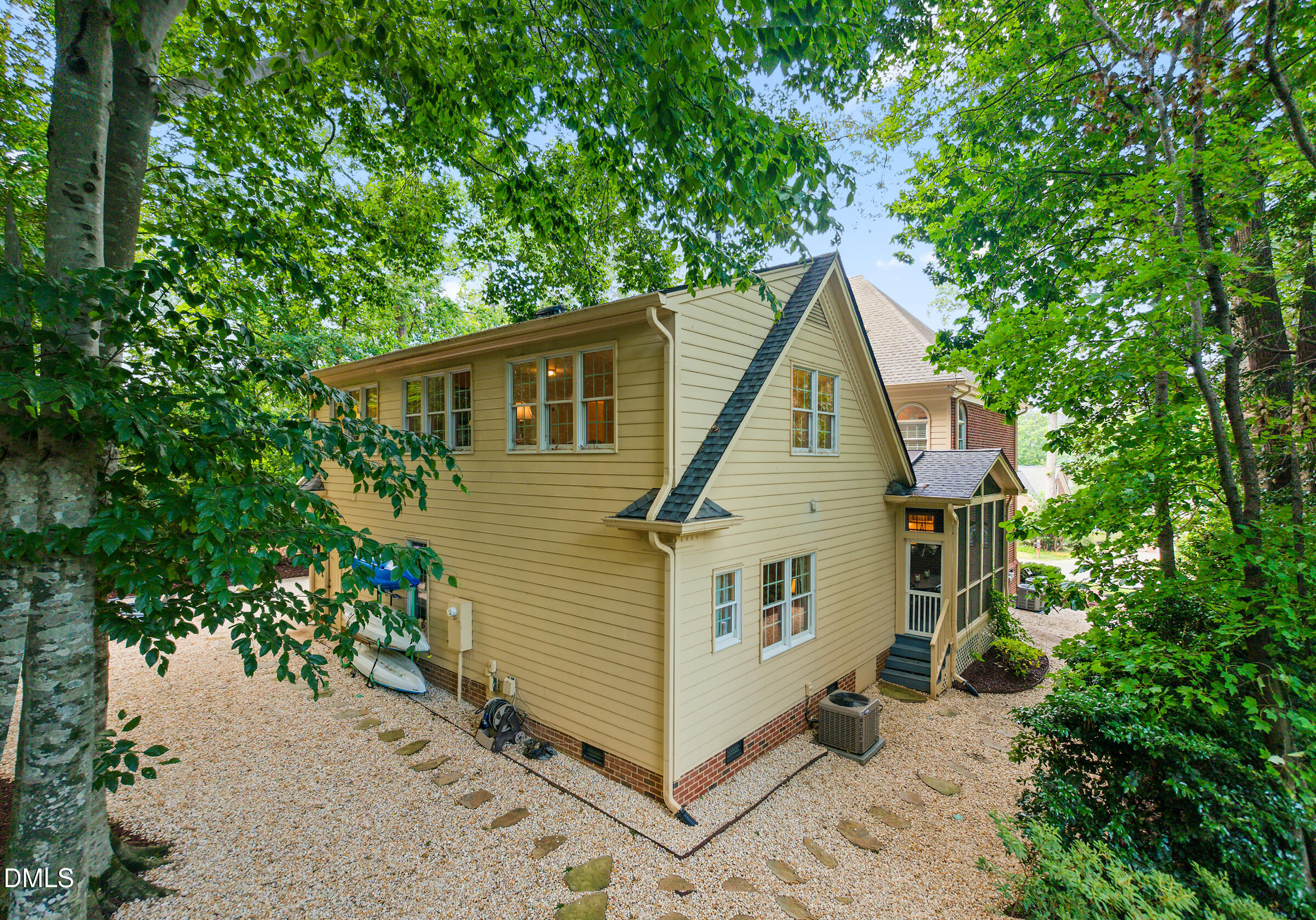 320 Lochside Drive Property Photo 60