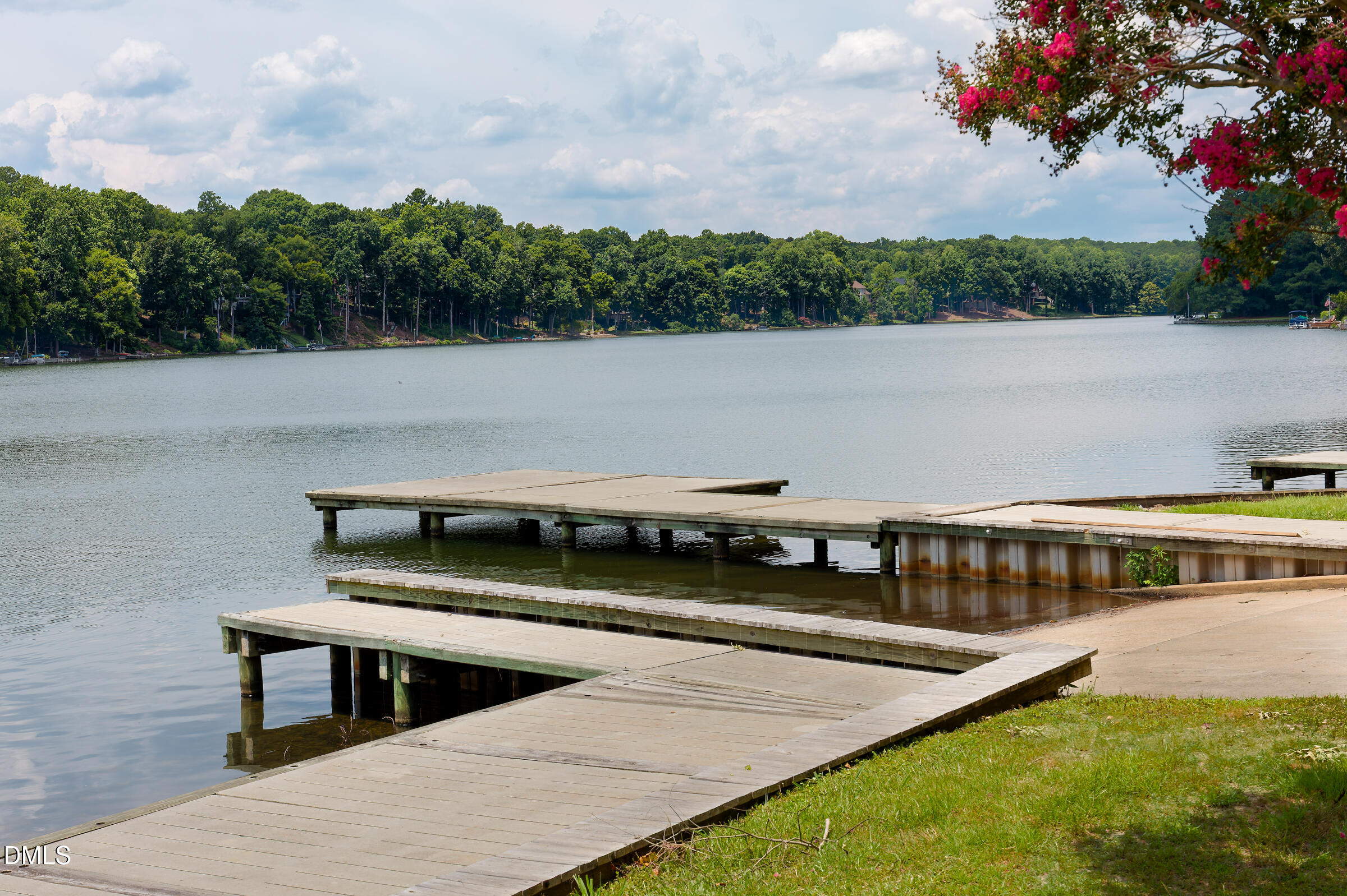 320 Lochside Drive Property Photo 63