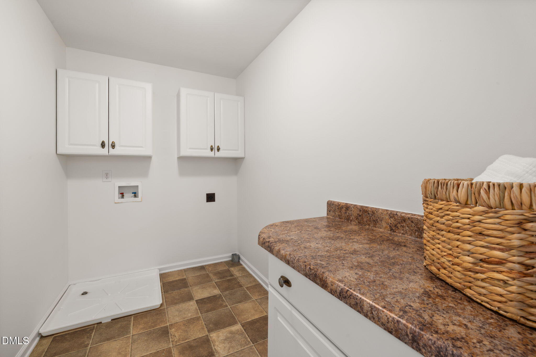 8311 Hempshire Place 204 Property Photo 18