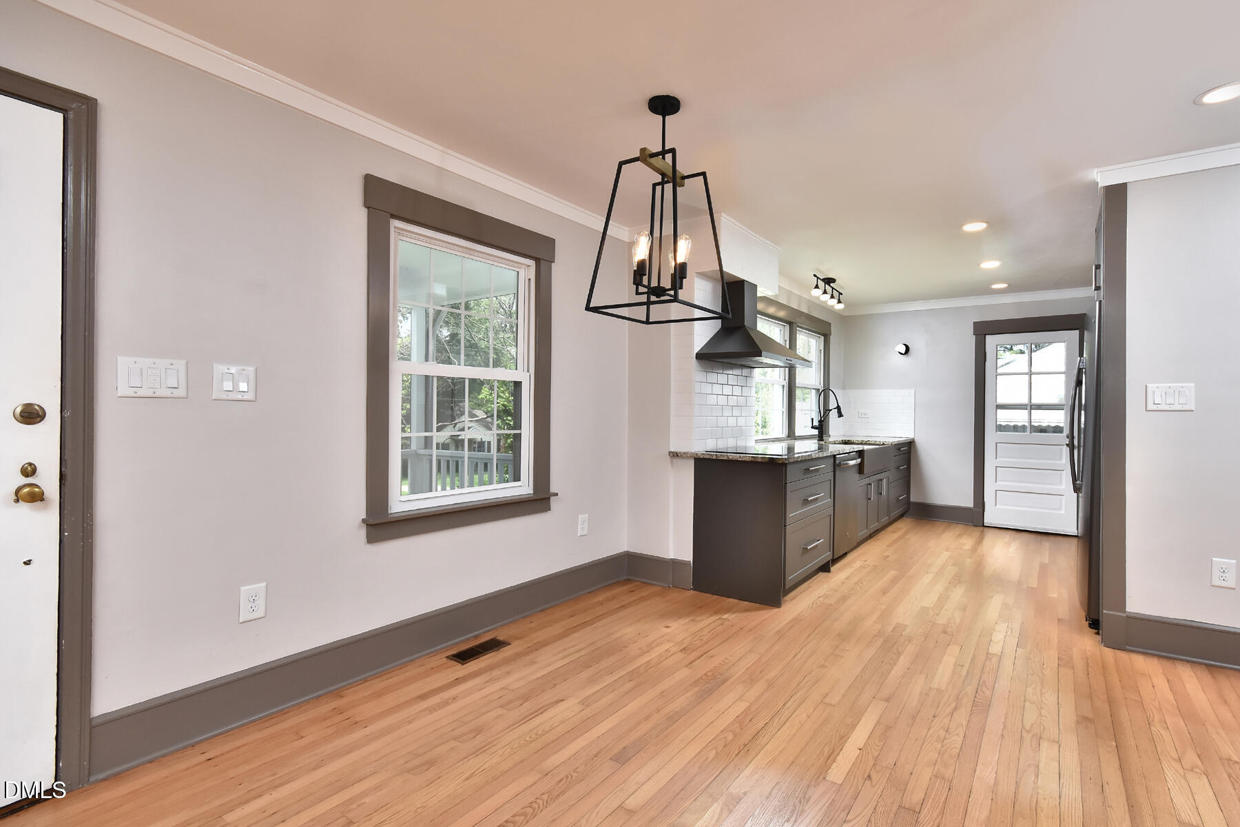 1837 Forest Road Property Photo 6