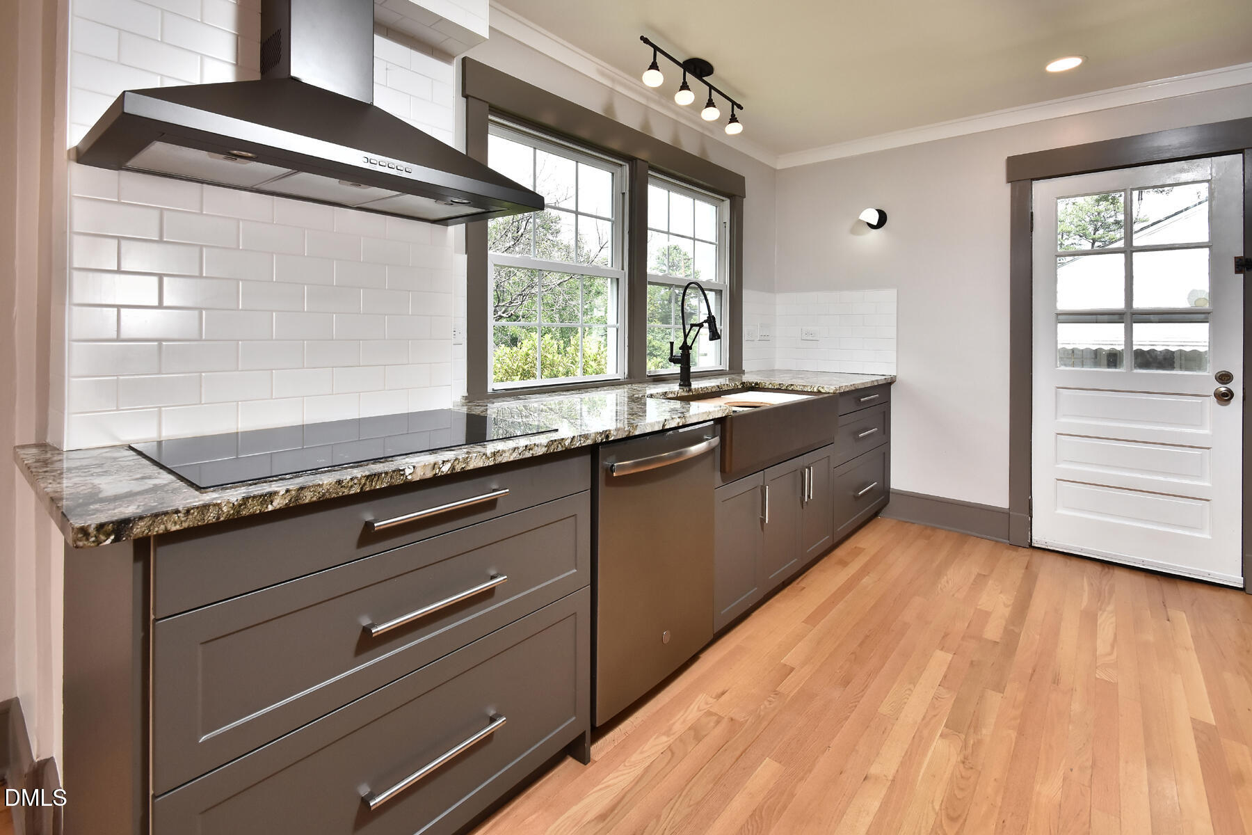 1837 Forest Road Property Photo 10