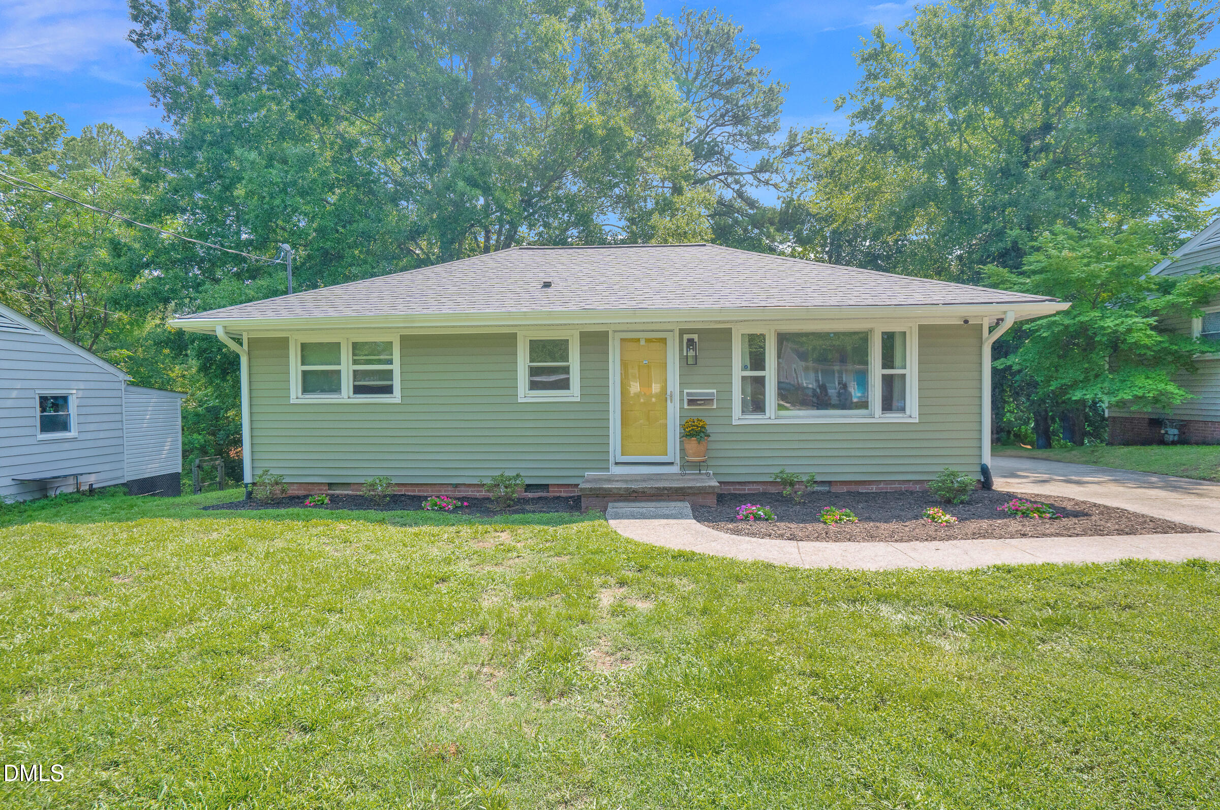 905 S Plum Street Property Photo 1