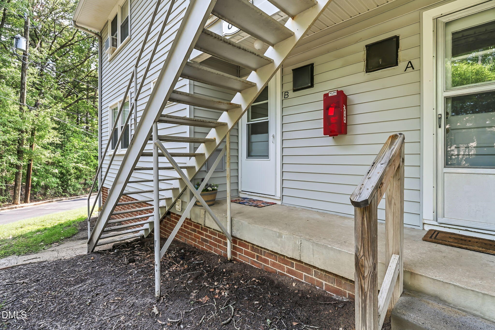 817 Daniels Street B Property Photo 20