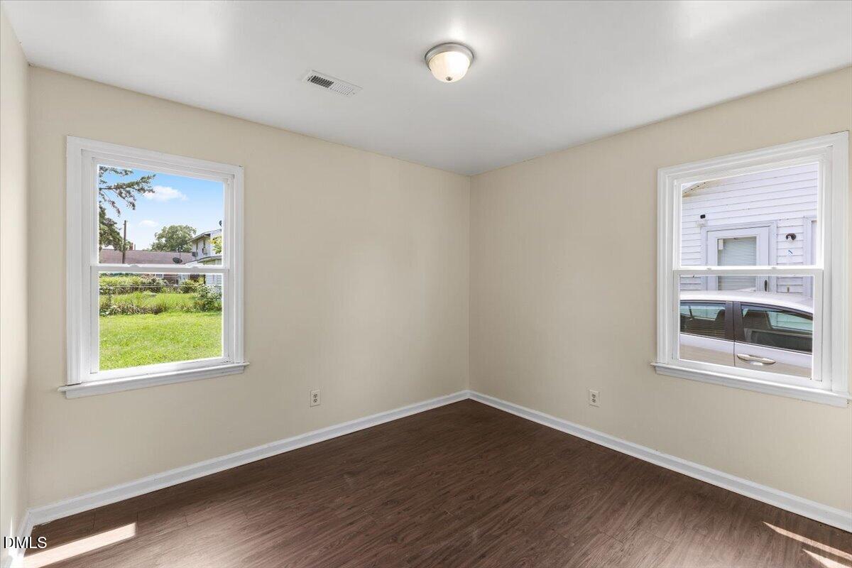 805 E Highland Avenue Property Photo 17