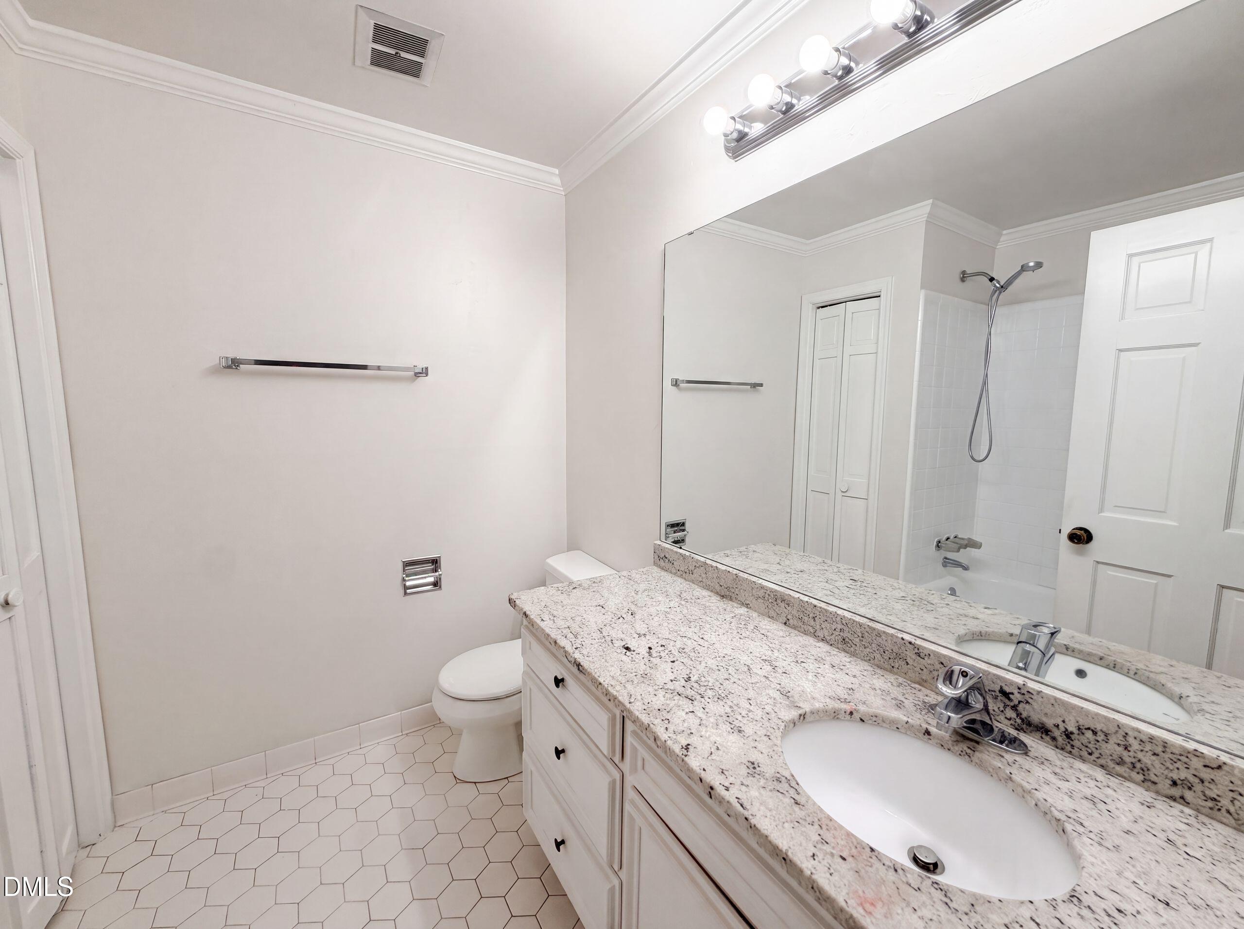 204 Boulder Bluff Trail Property Photo 11