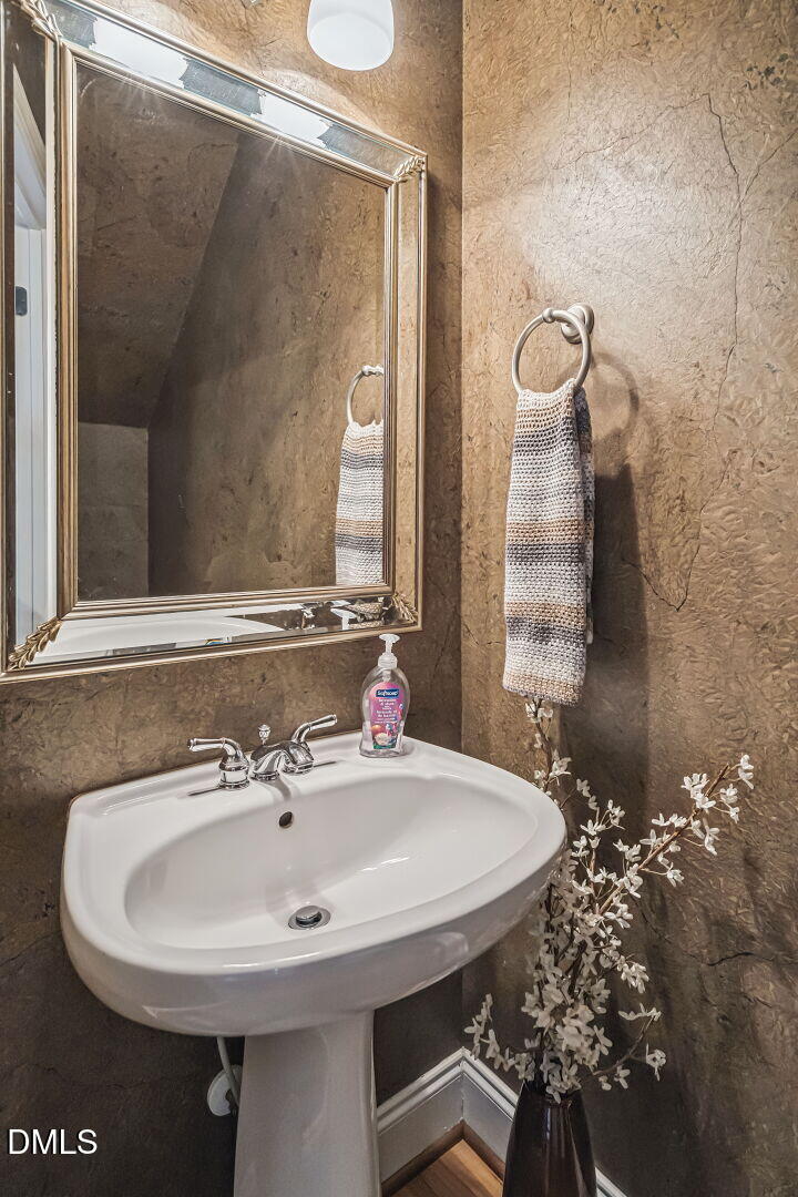 109 Kenmont Drive Property Photo 15