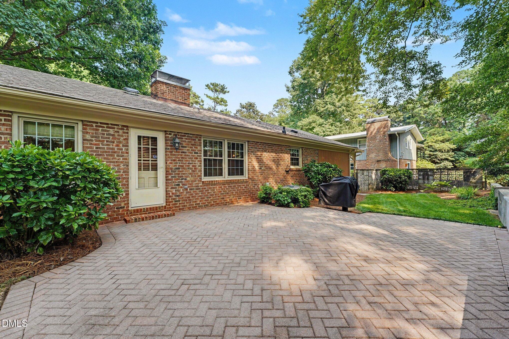 5405 Parkwood Drive Property Photo 4