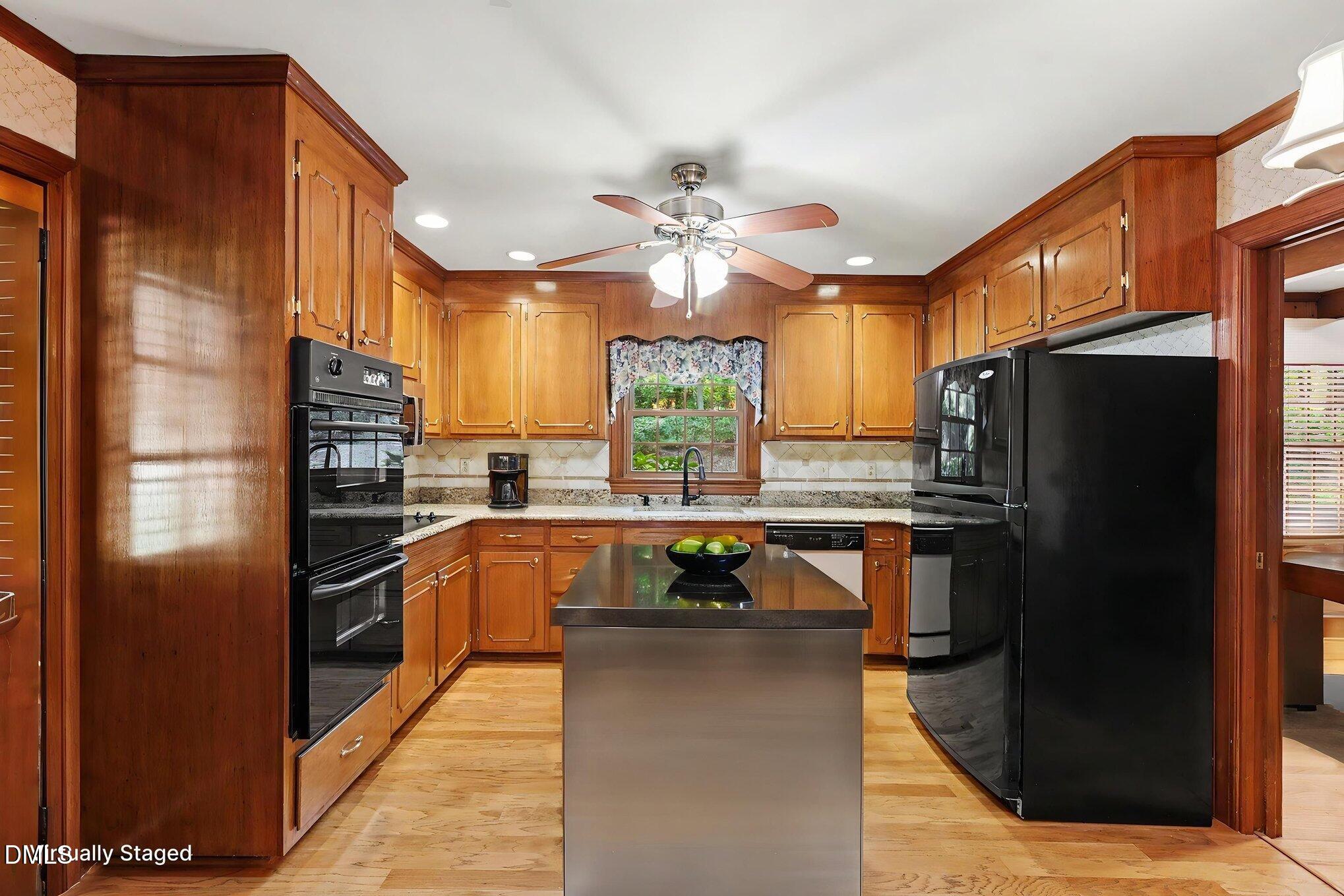 5405 Parkwood Drive Property Photo 10
