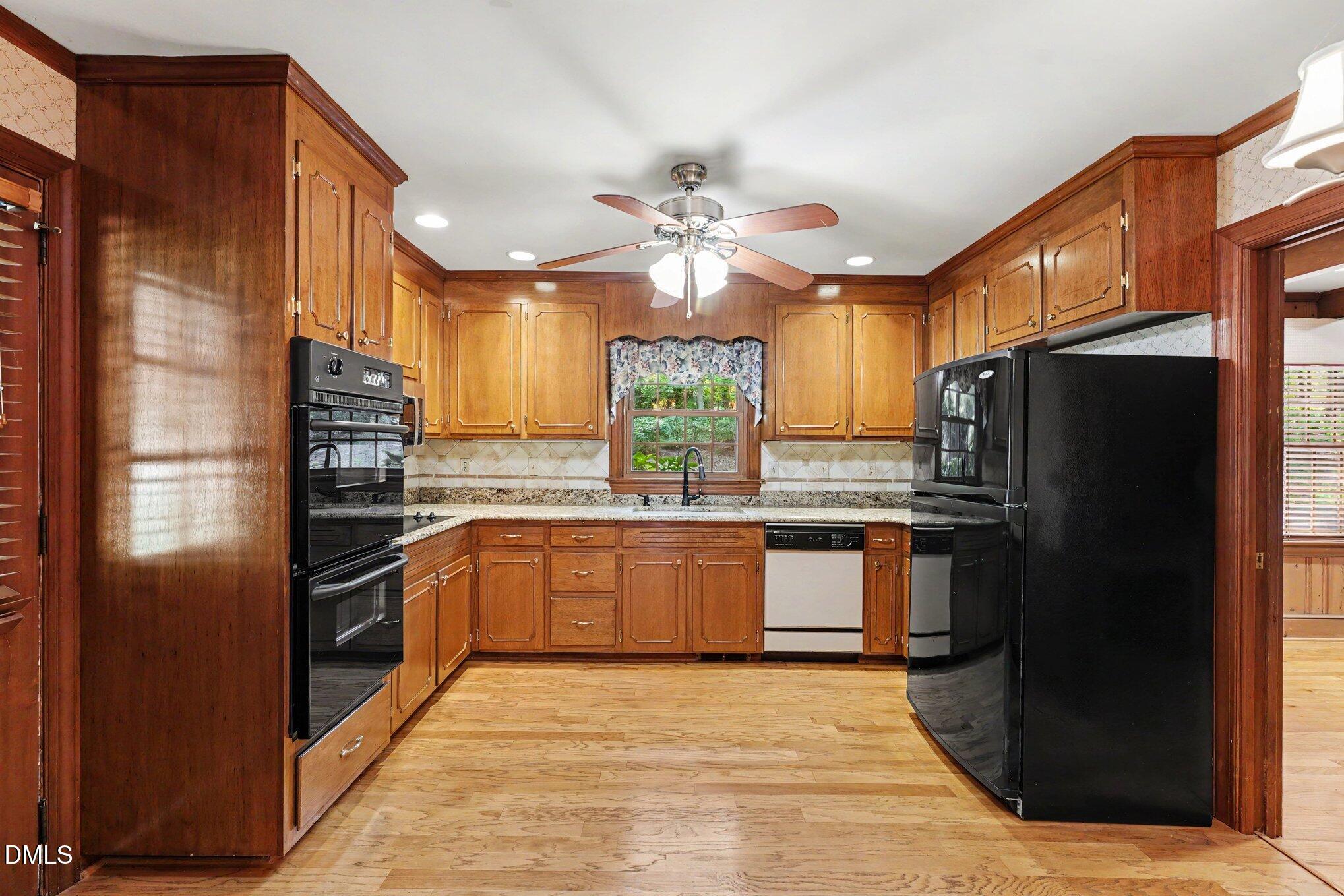 5405 Parkwood Drive Property Photo 11