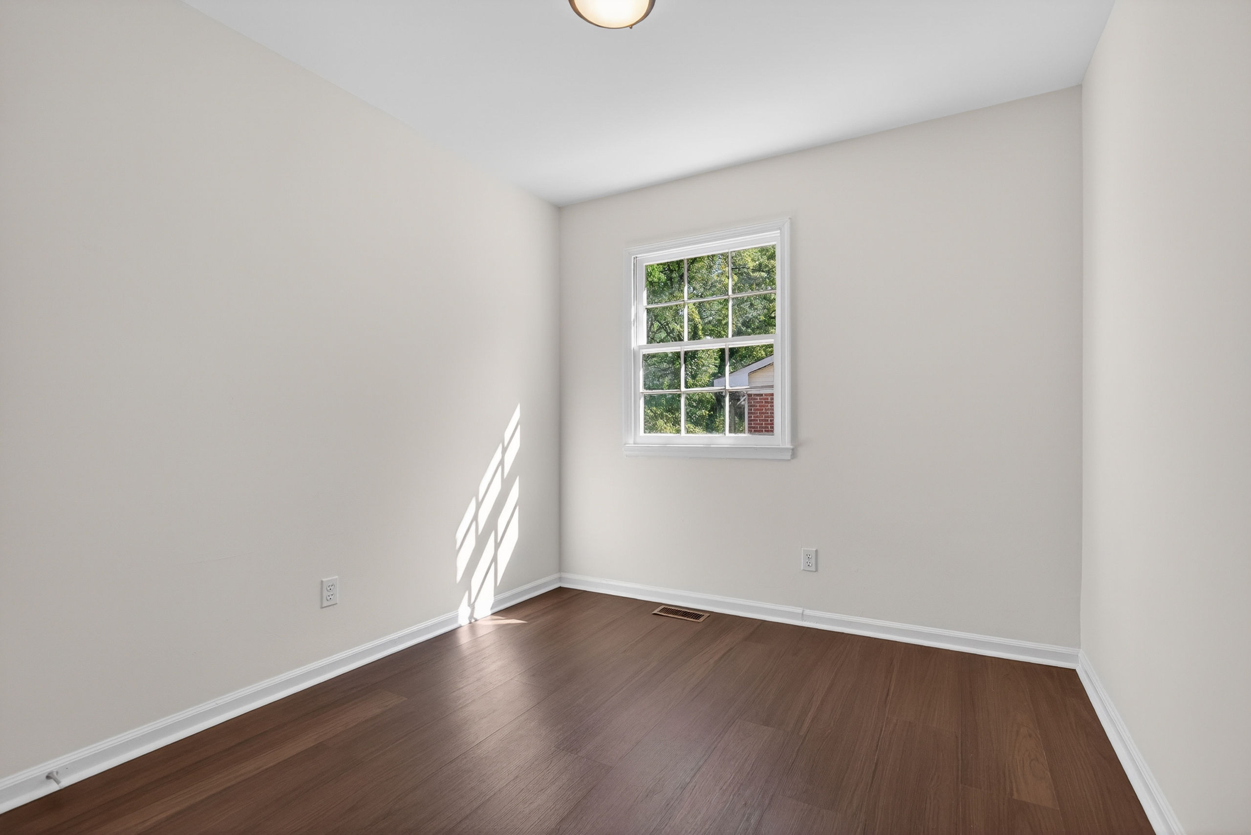 7604 Longstreet Drive Property Photo 11