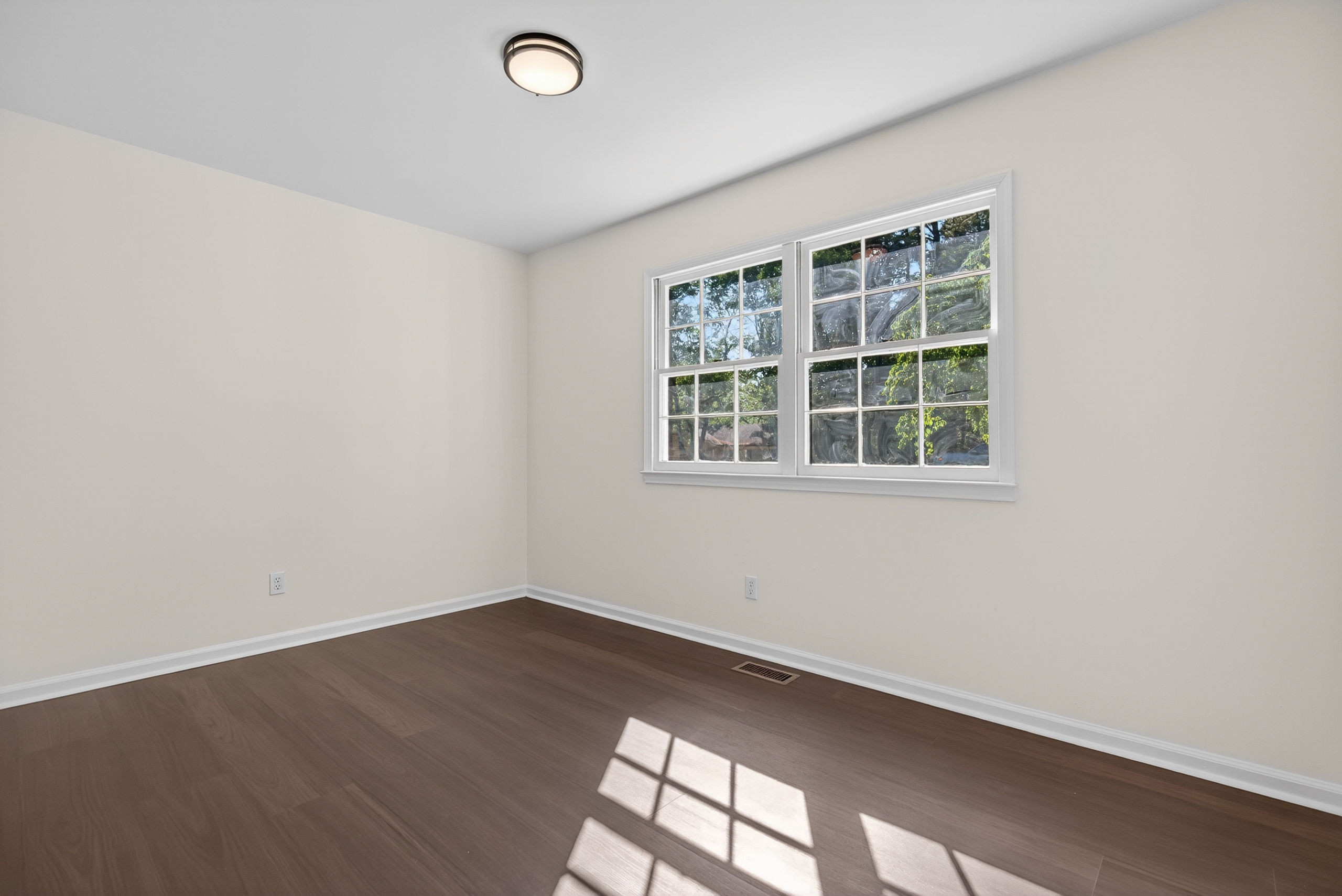 7604 Longstreet Drive Property Photo 13