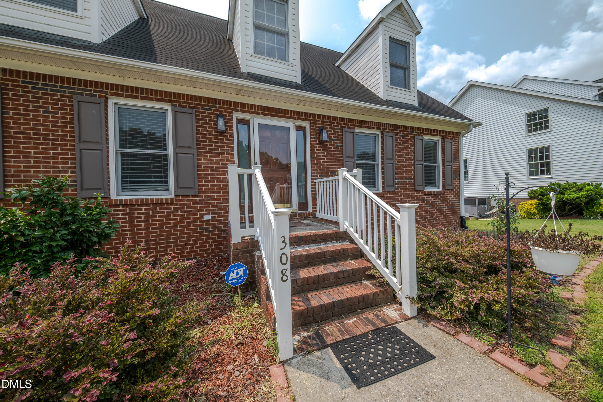 308 Ridgeland Drive Property Photo 2