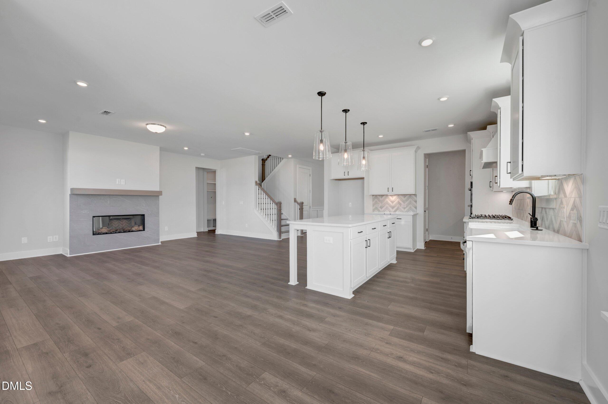 2478 Vetrina Way Property Photo 11