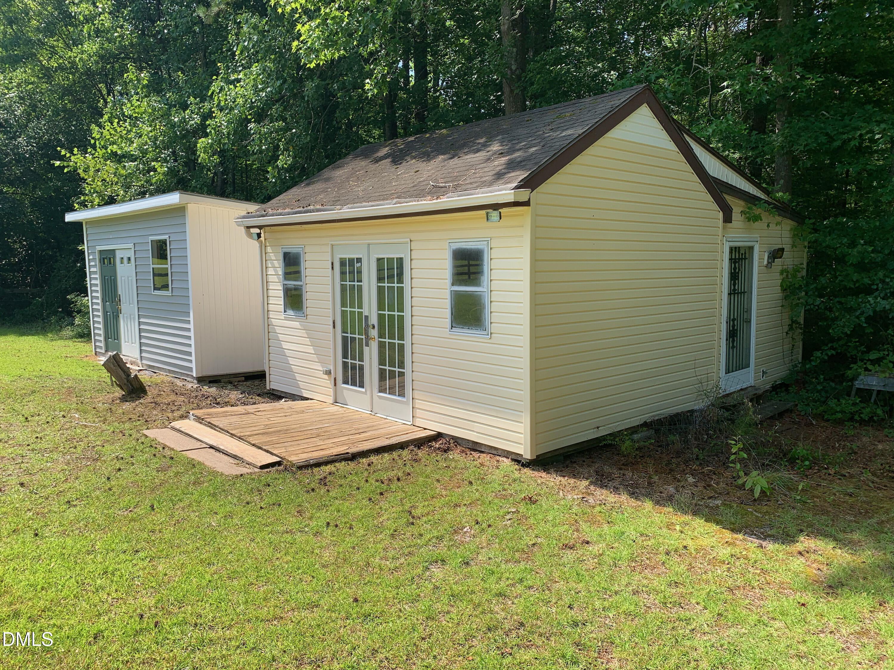150 Happy Trails Drive Property Photo 4